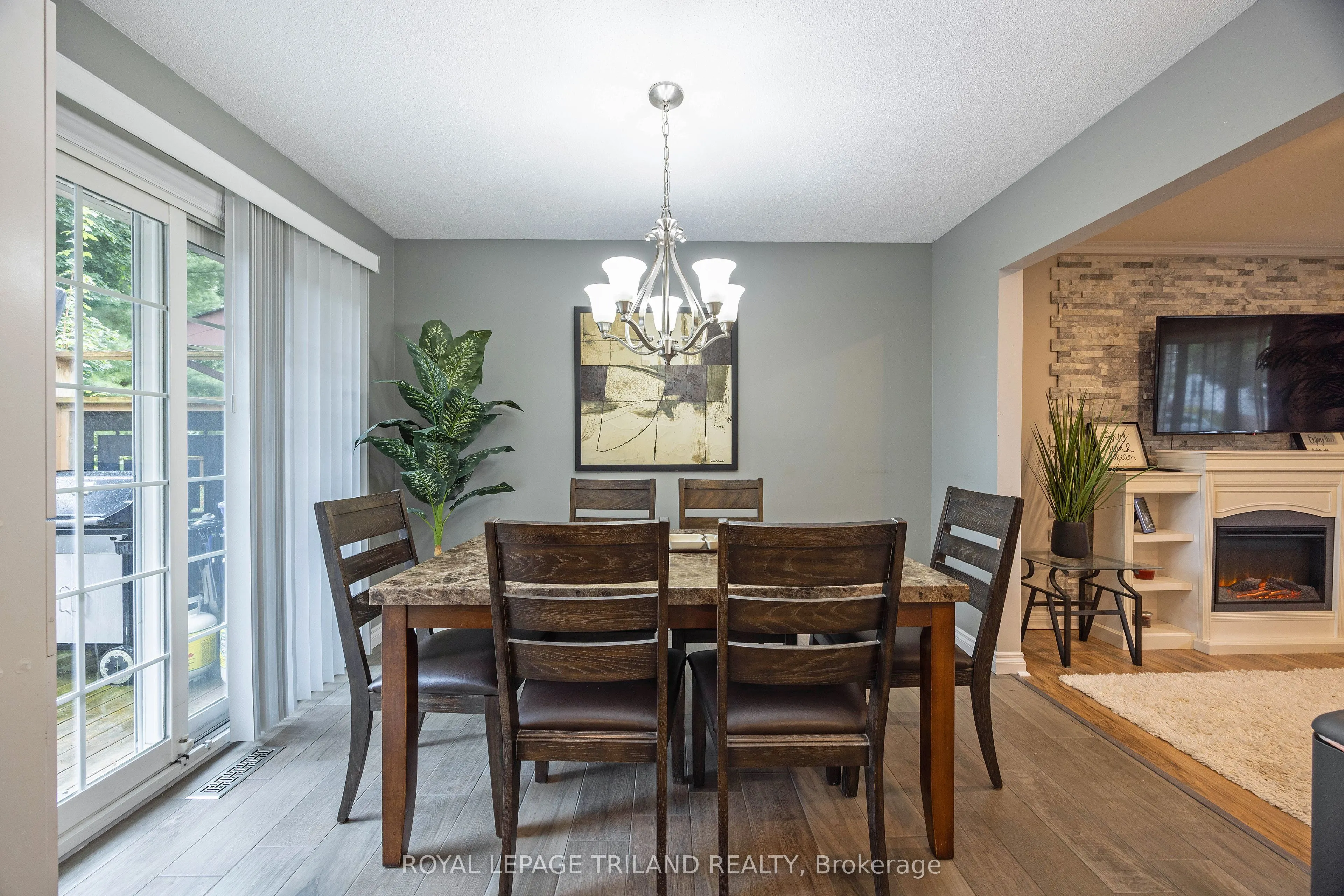 17 Winding Way Crescent