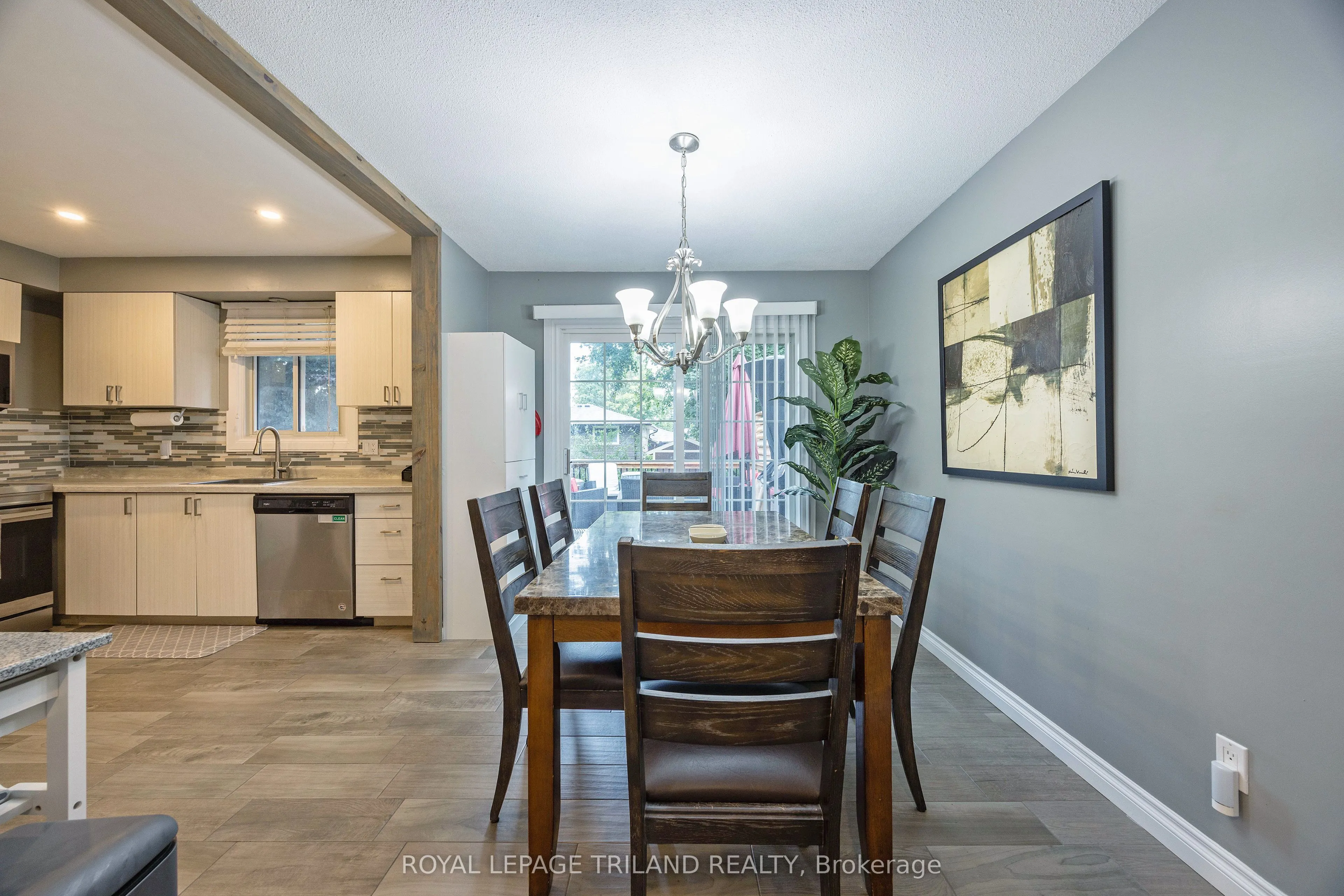 17 Winding Way Crescent