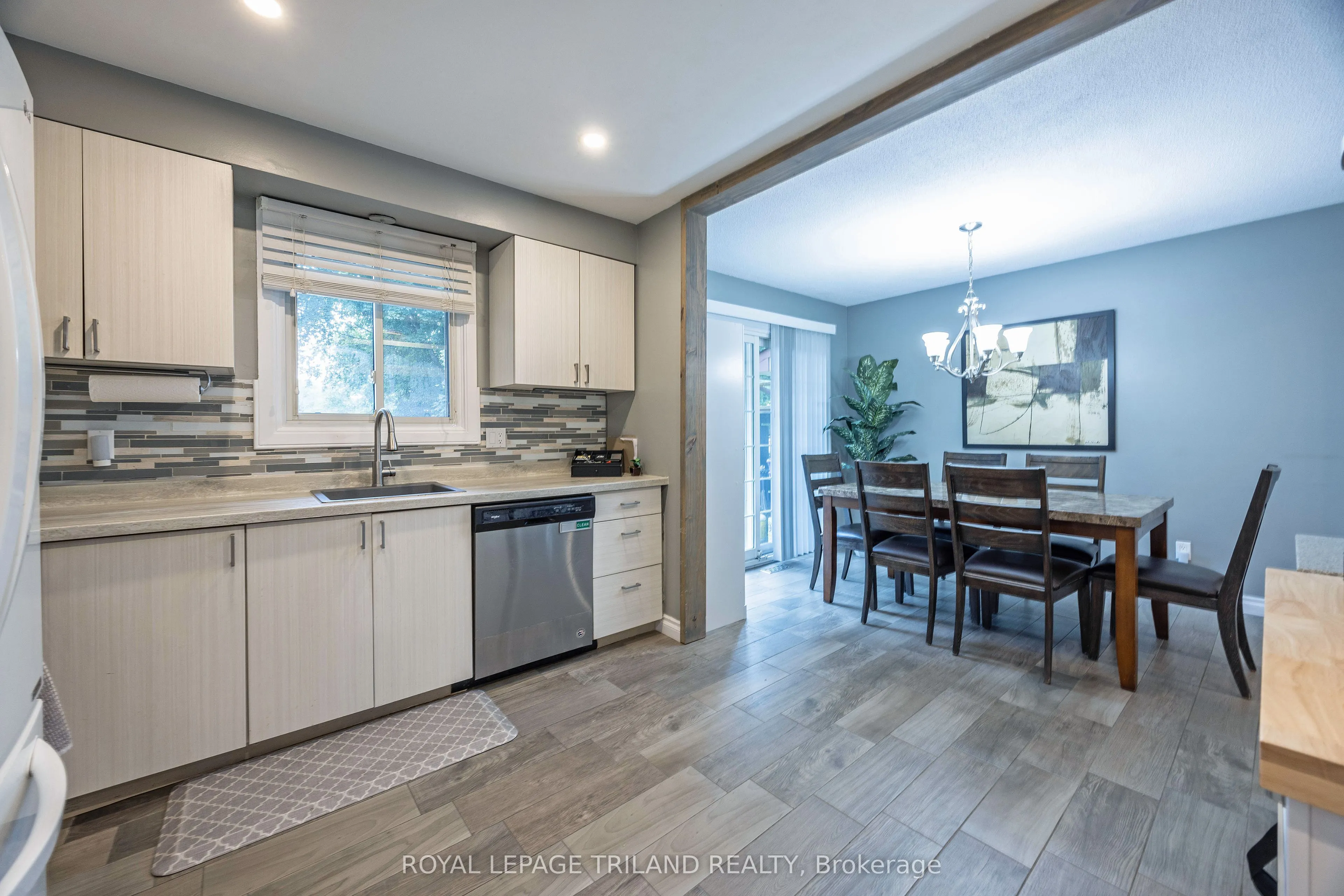 17 Winding Way Crescent