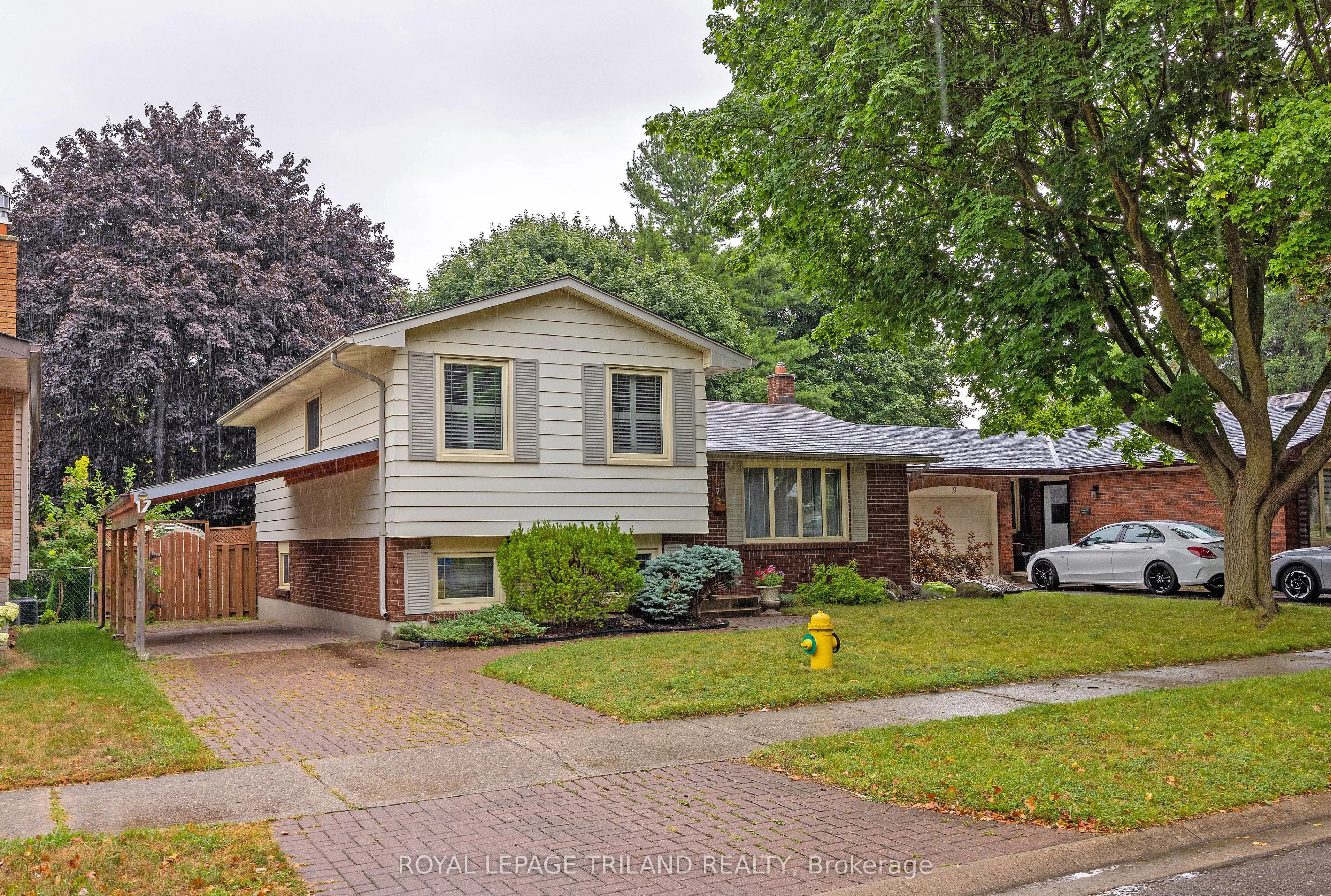 17 Winding Way Crescent