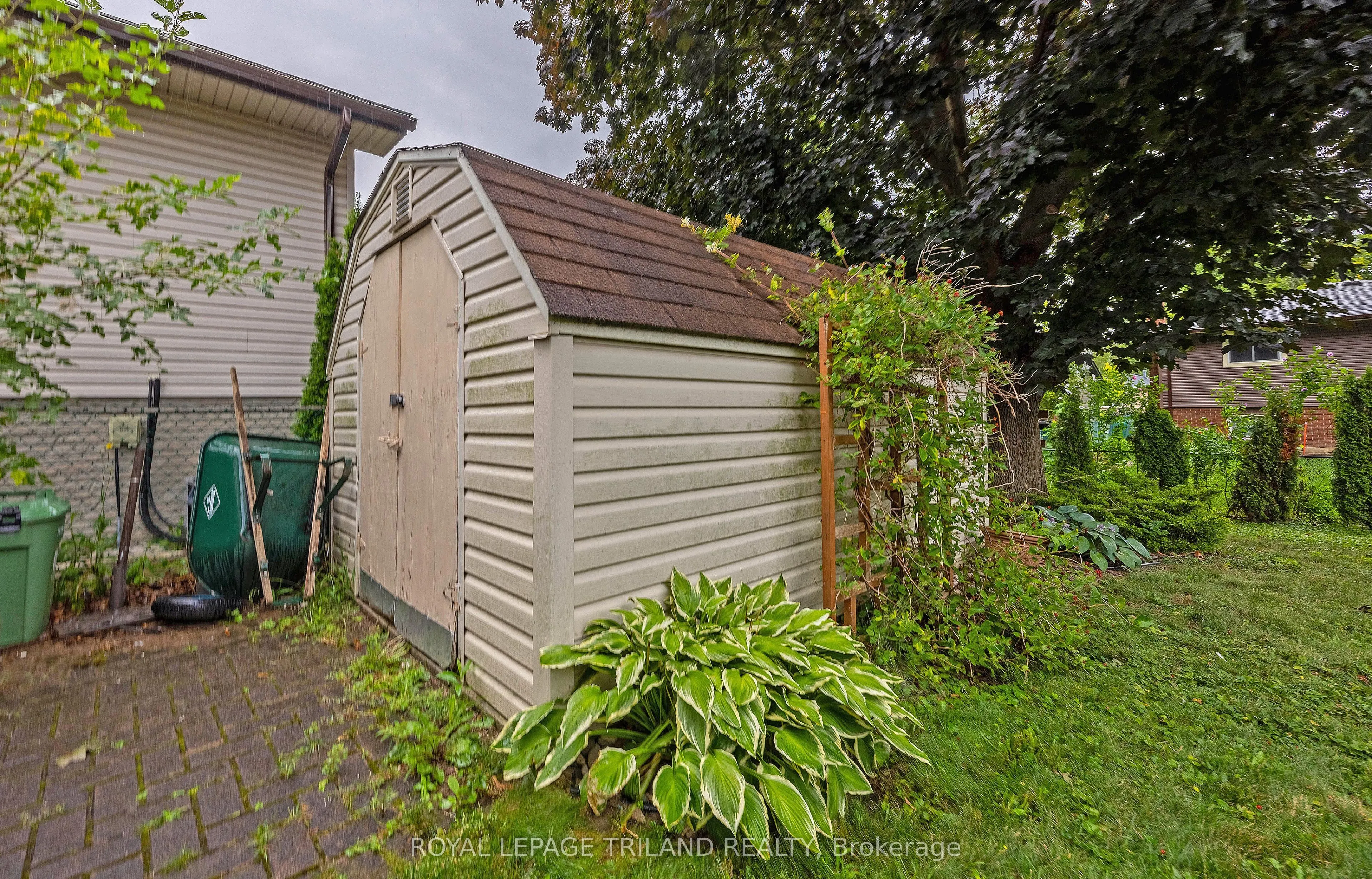 17 Winding Way Crescent