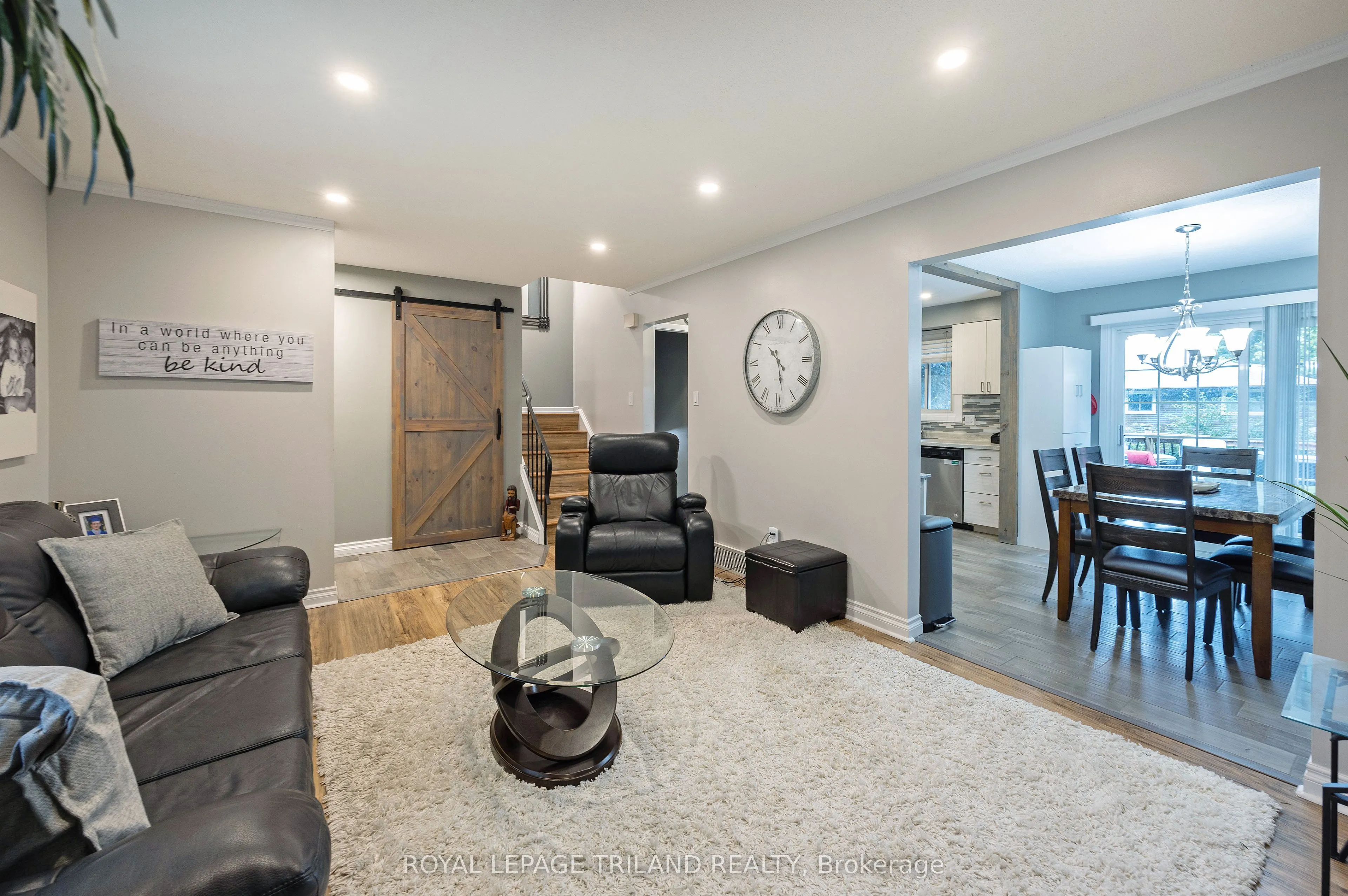 17 Winding Way Crescent