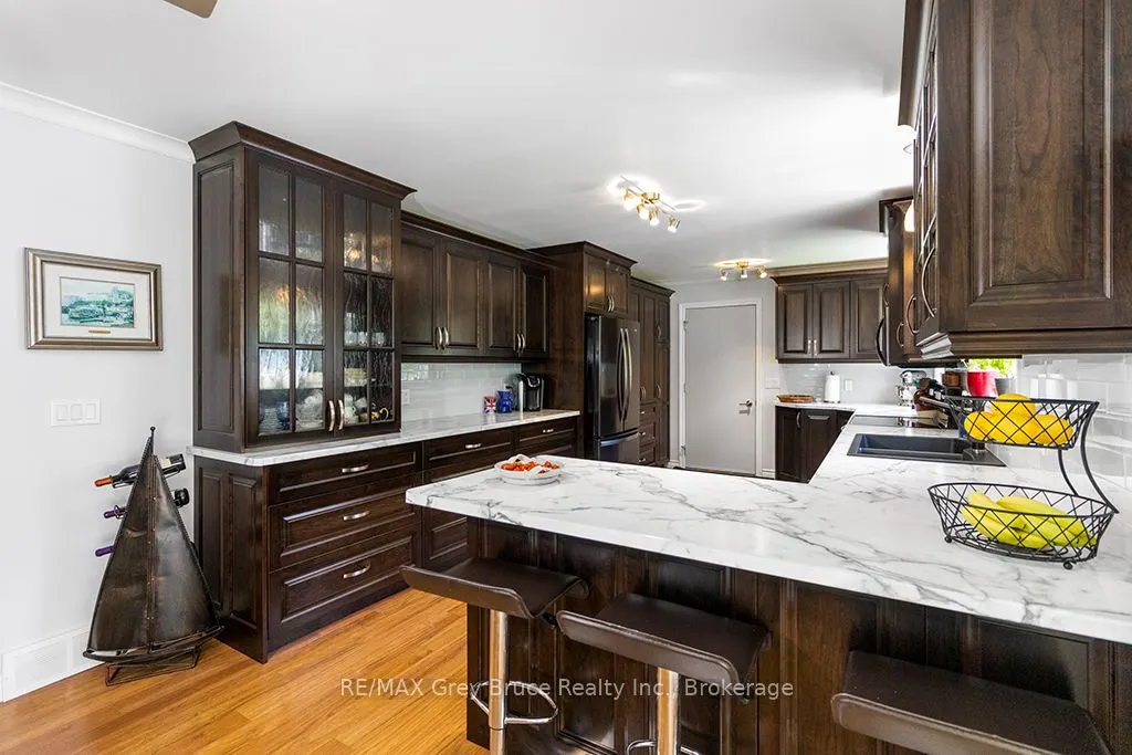 699 20TH Street W