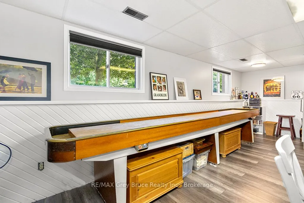 699 20TH Street W