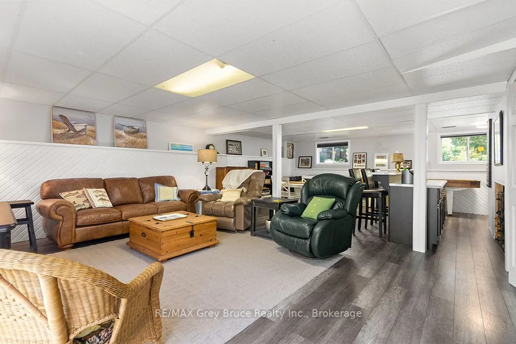 699 20TH Street W