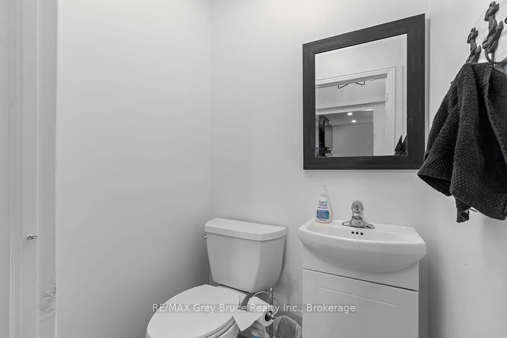 504075 Grey Road 1 Road