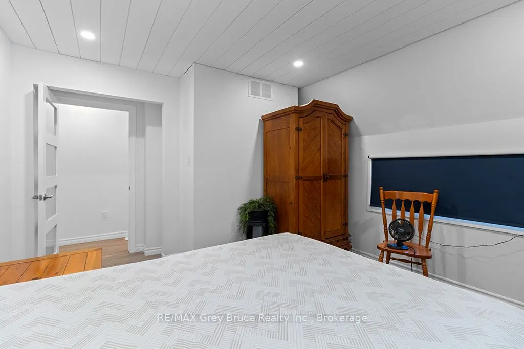 504075 Grey Road 1 Road