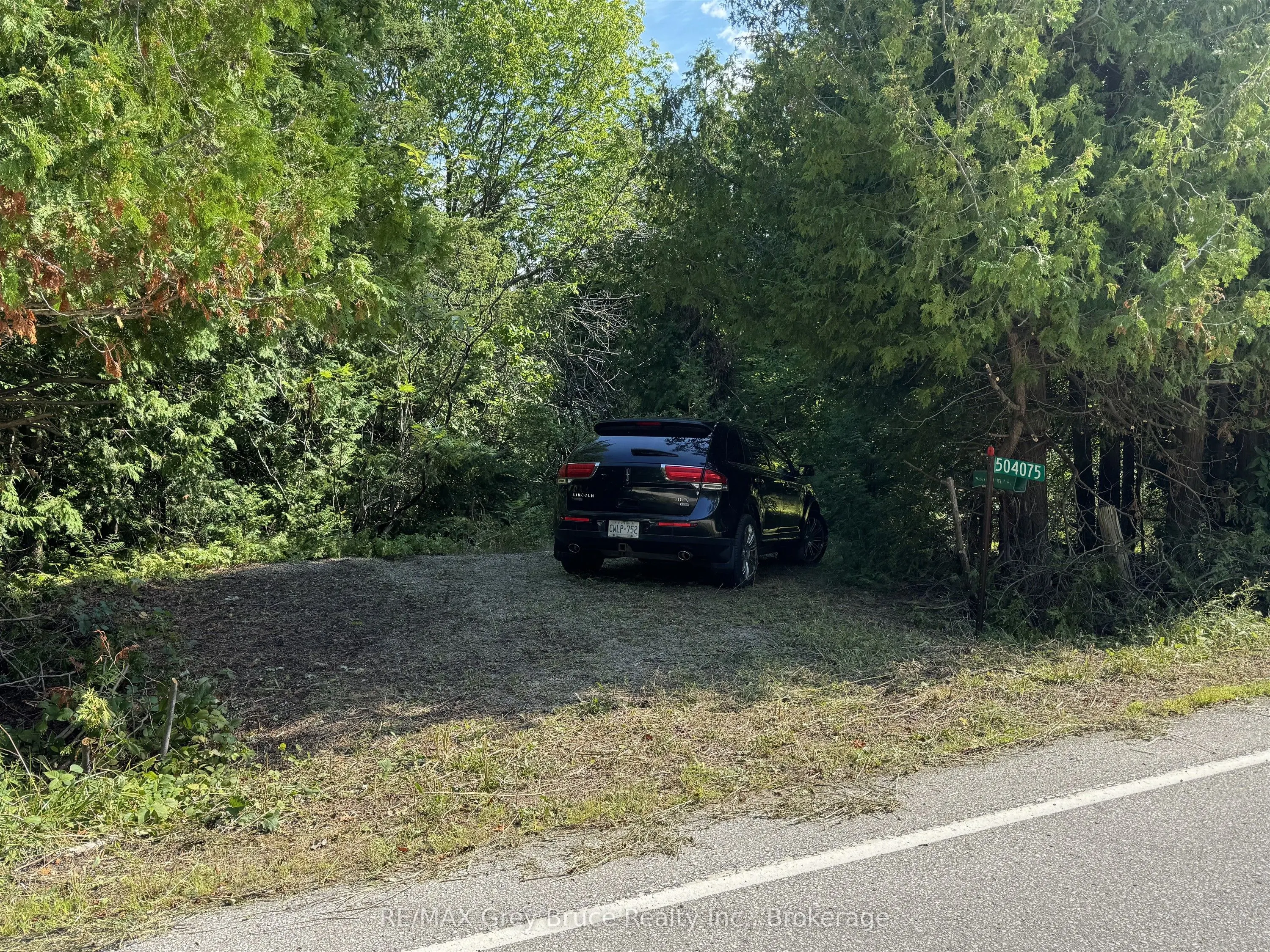 504075 Grey Road 1 Road