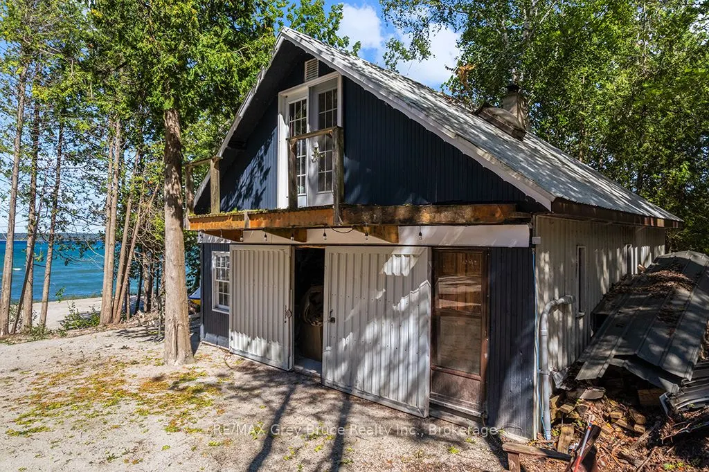 504075 Grey Road 1 Road