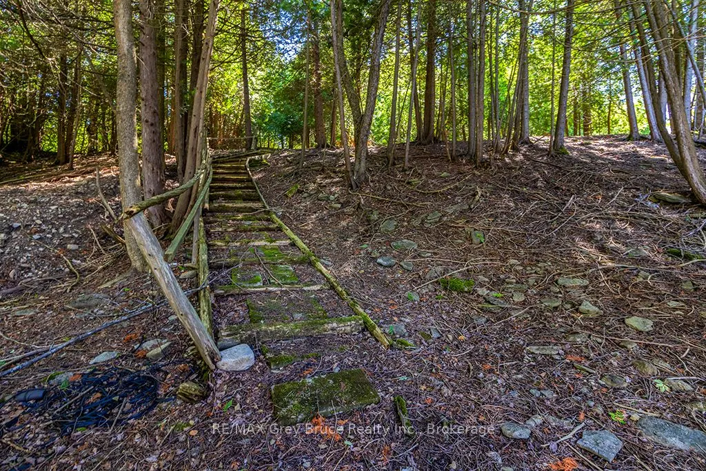 504075 Grey Road 1 Road