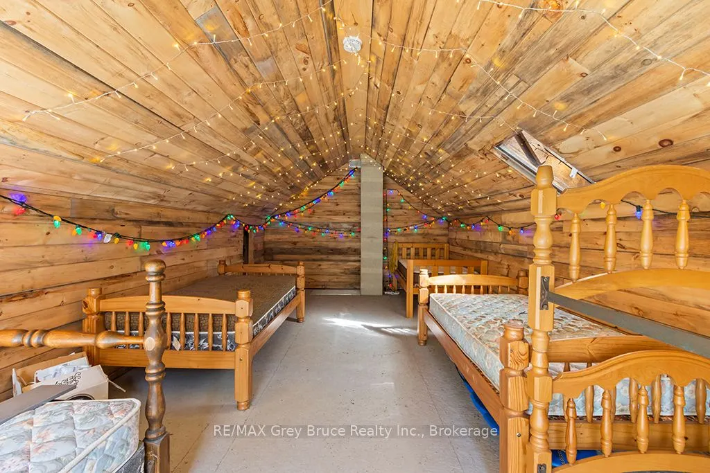 504075 Grey Road 1 Road