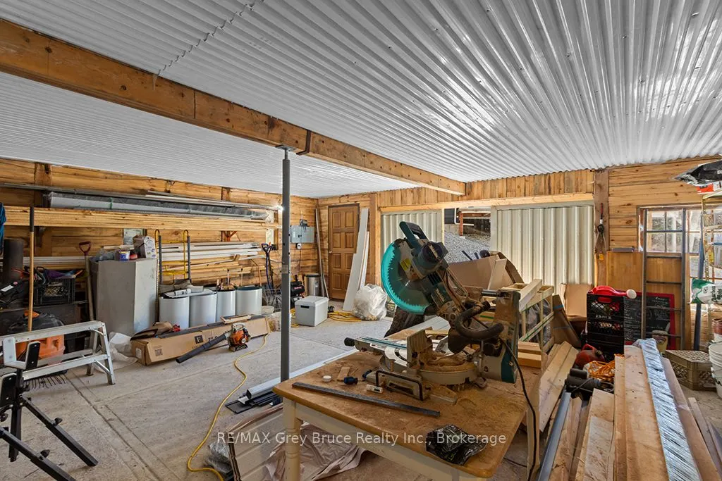 504075 Grey Road 1 Road