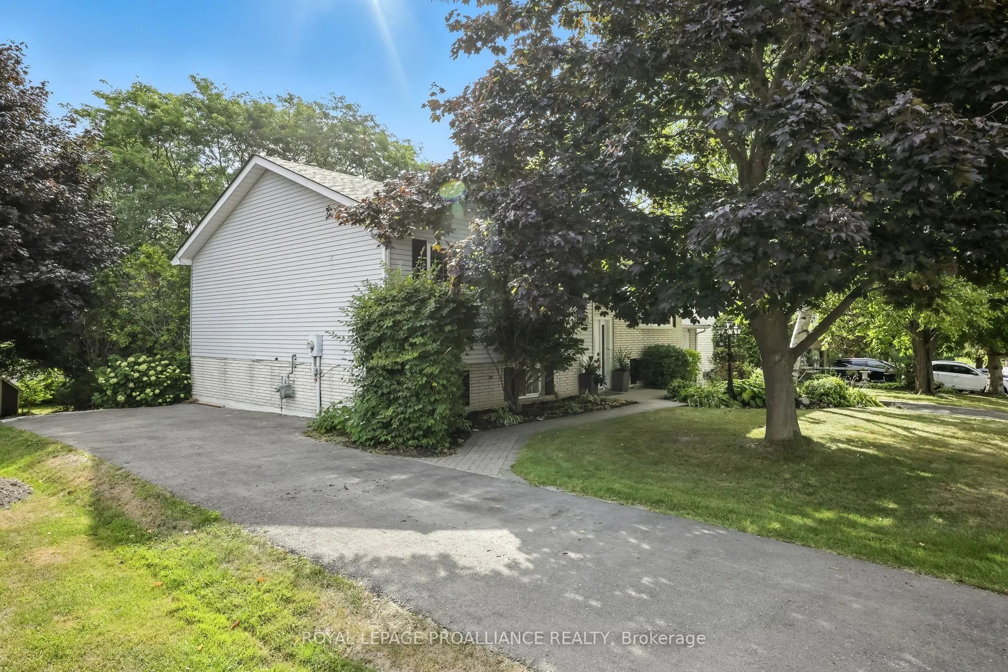 16 Durham Street N