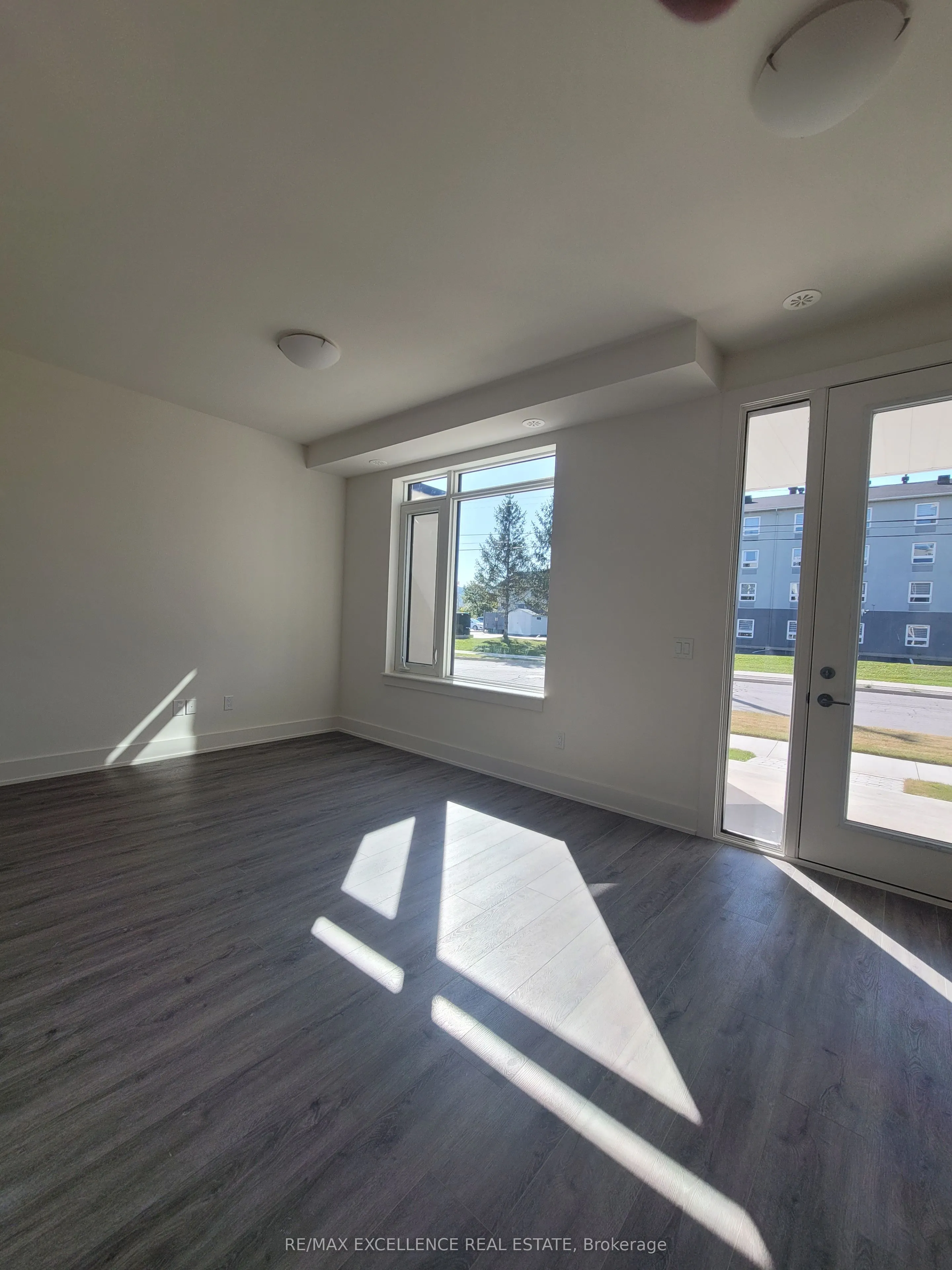 74 Windward Drive, #TH 11