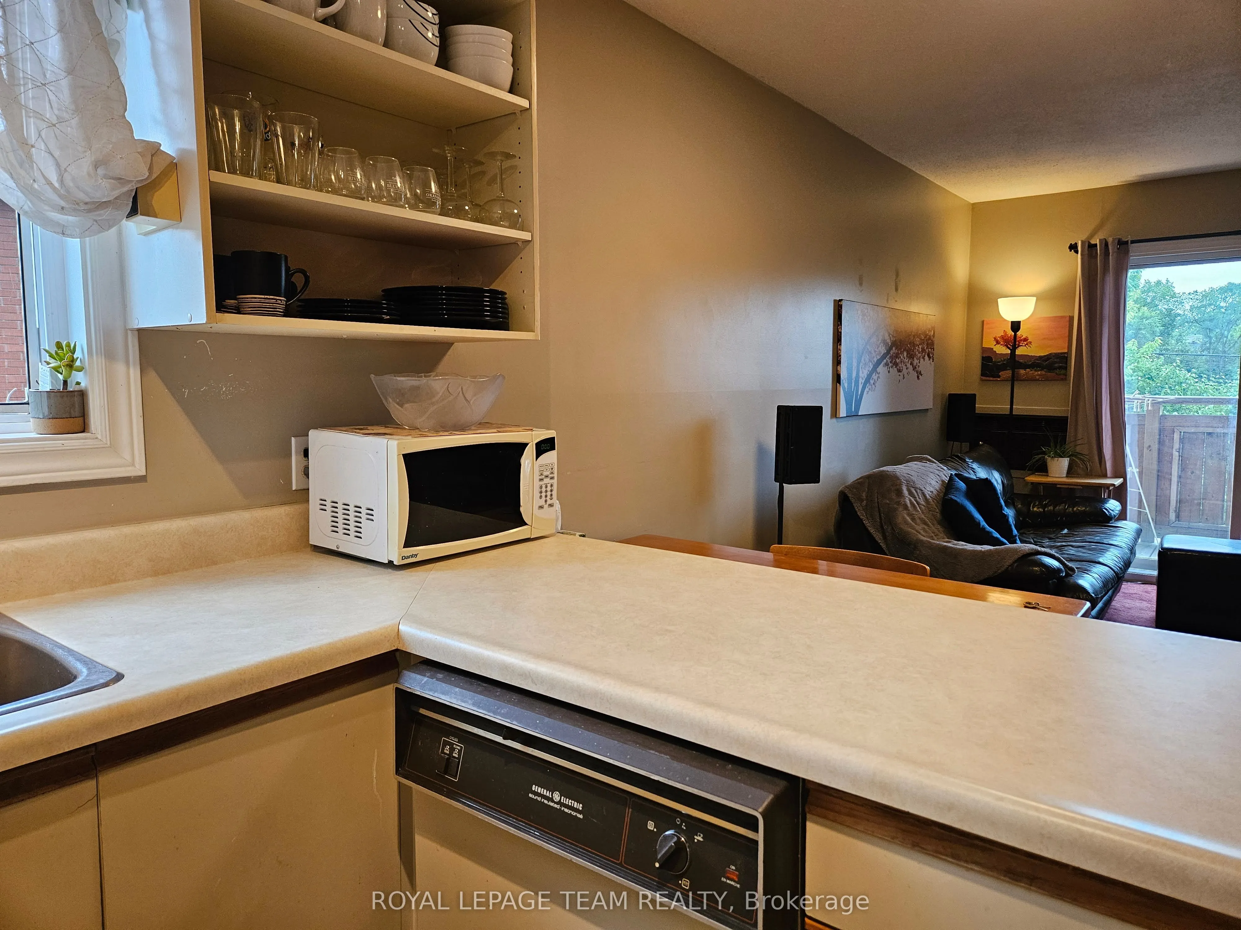 522 Riverdale Avenue S, #5