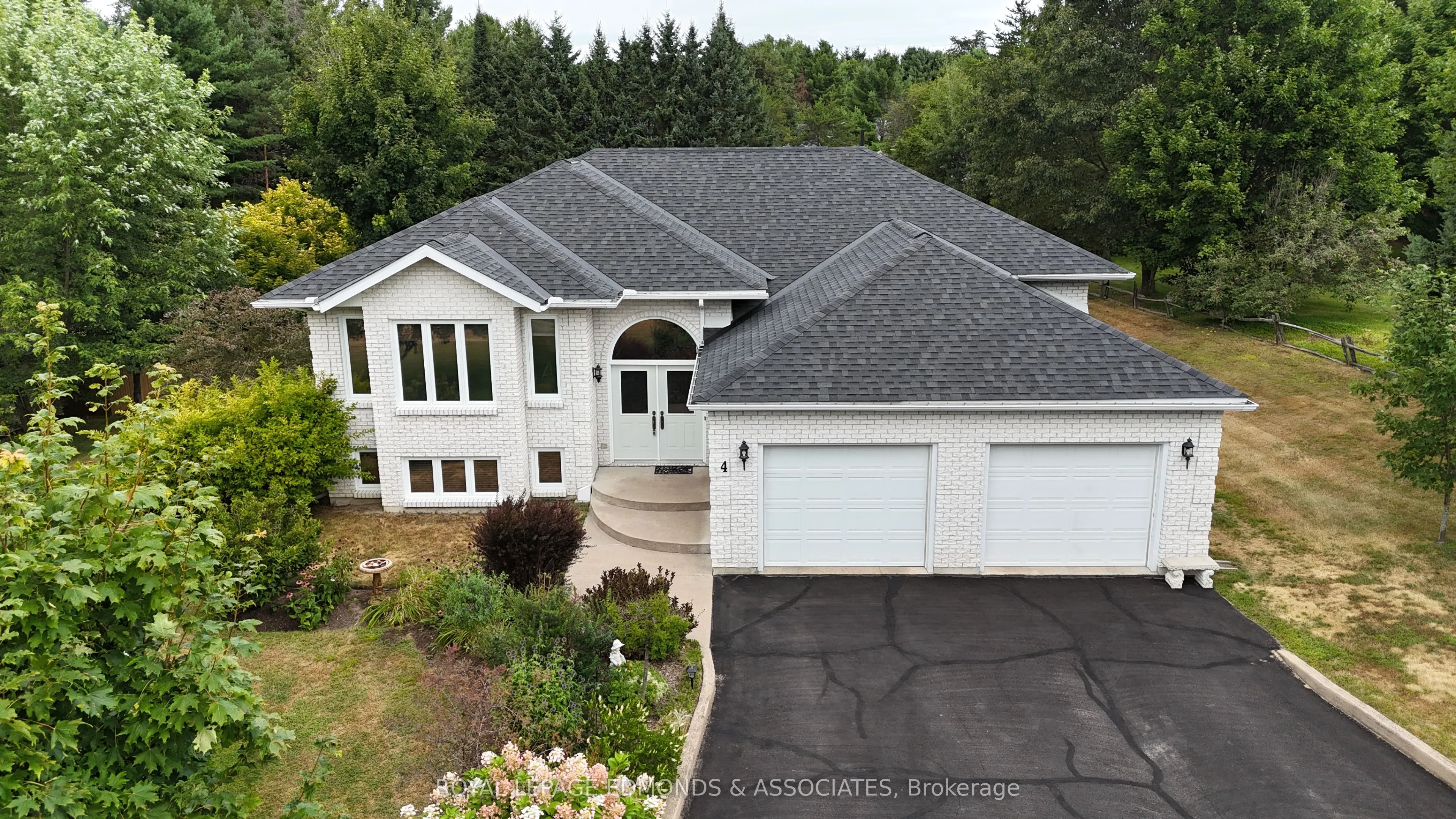 4 Jamie Crescent