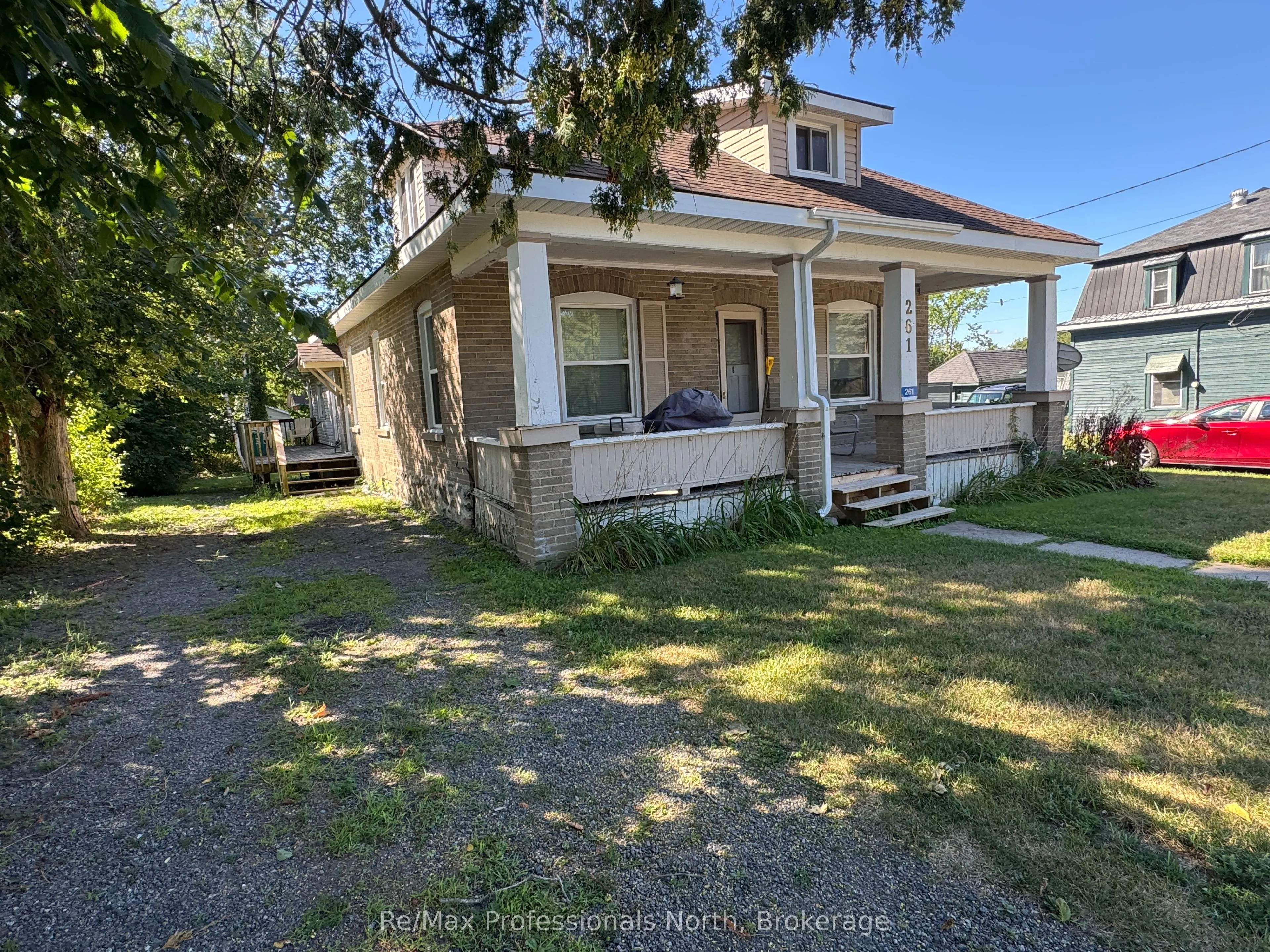 261 HOTCHKISS Street