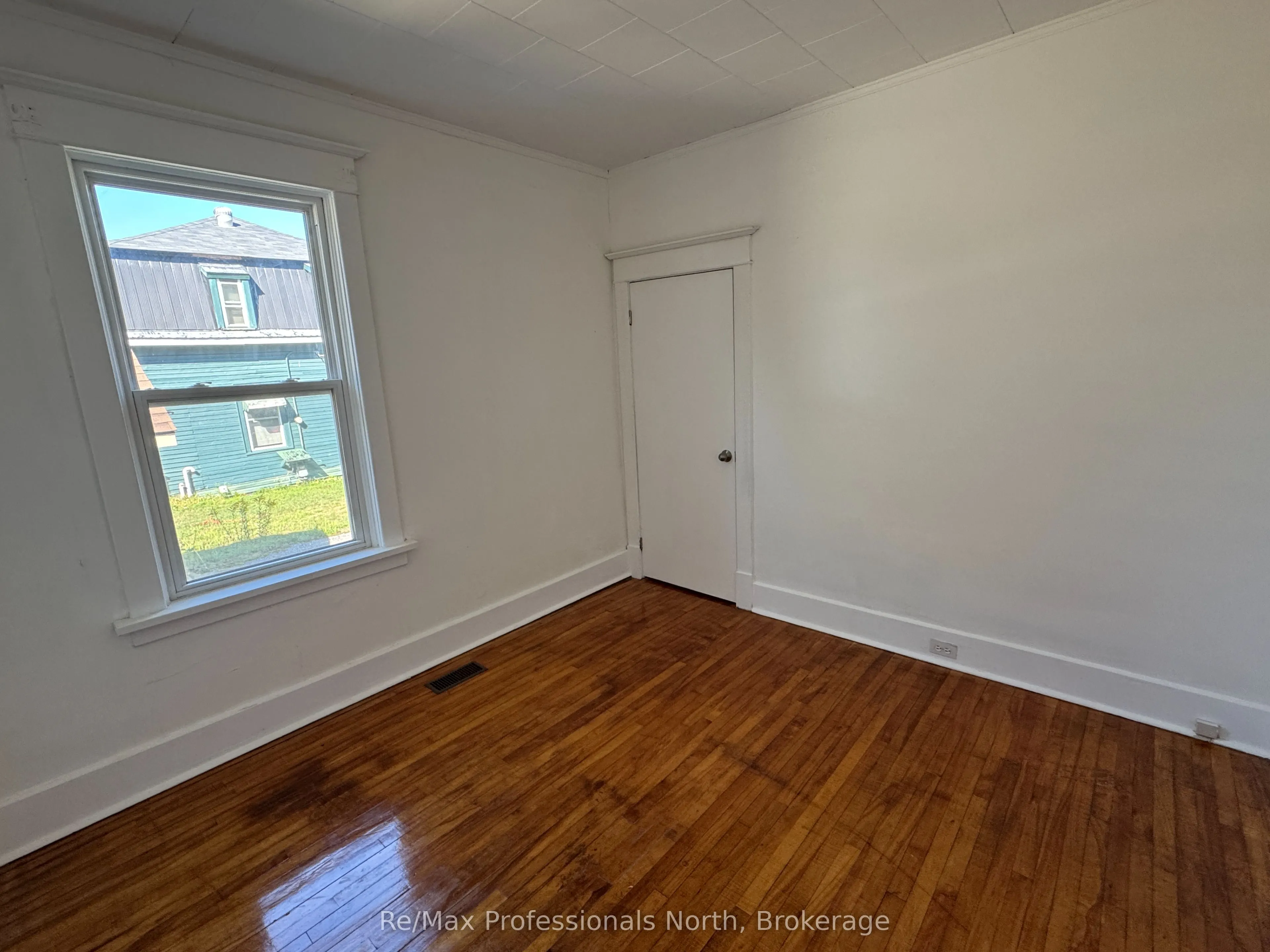 261 HOTCHKISS Street
