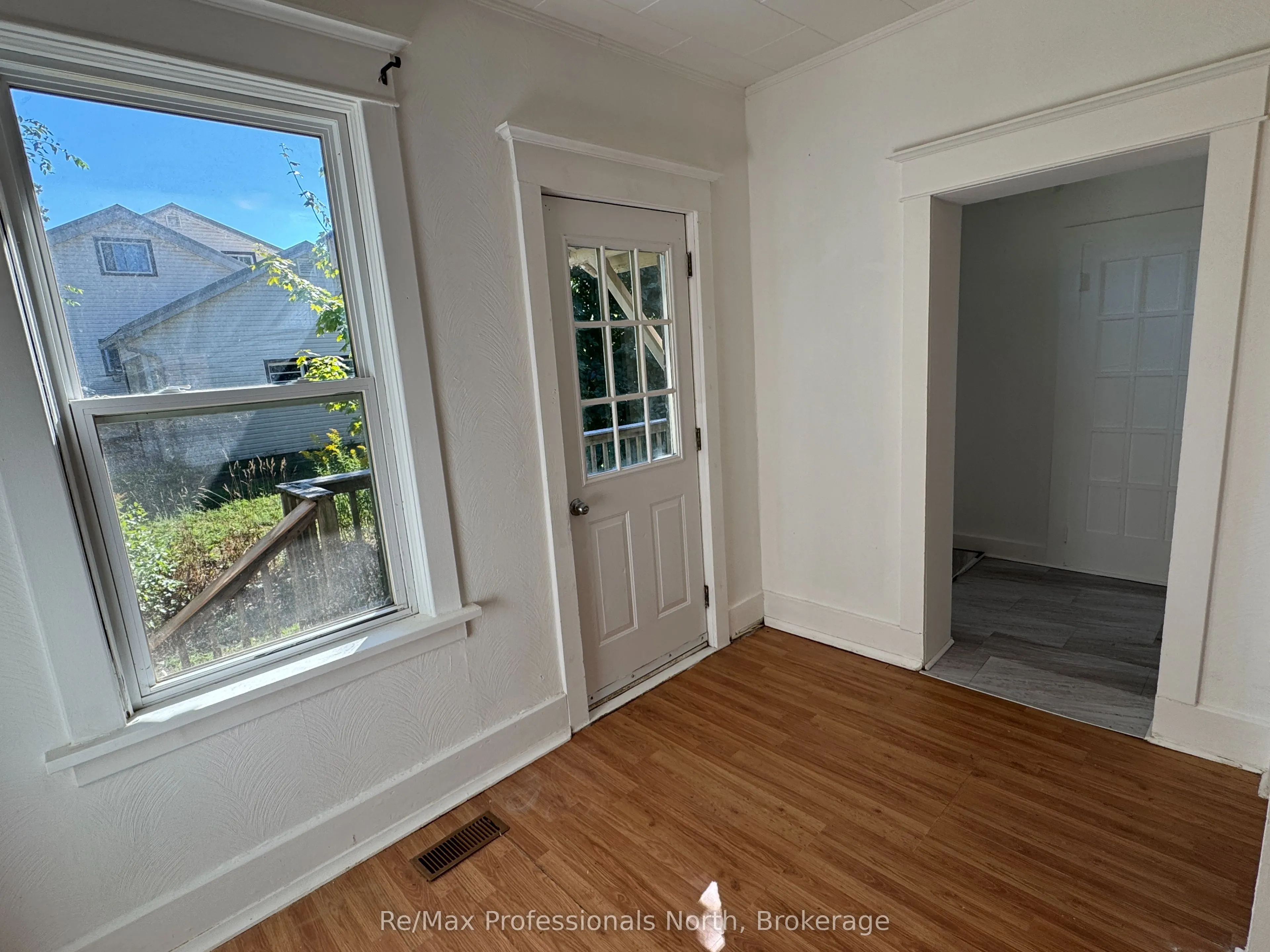 261 HOTCHKISS Street
