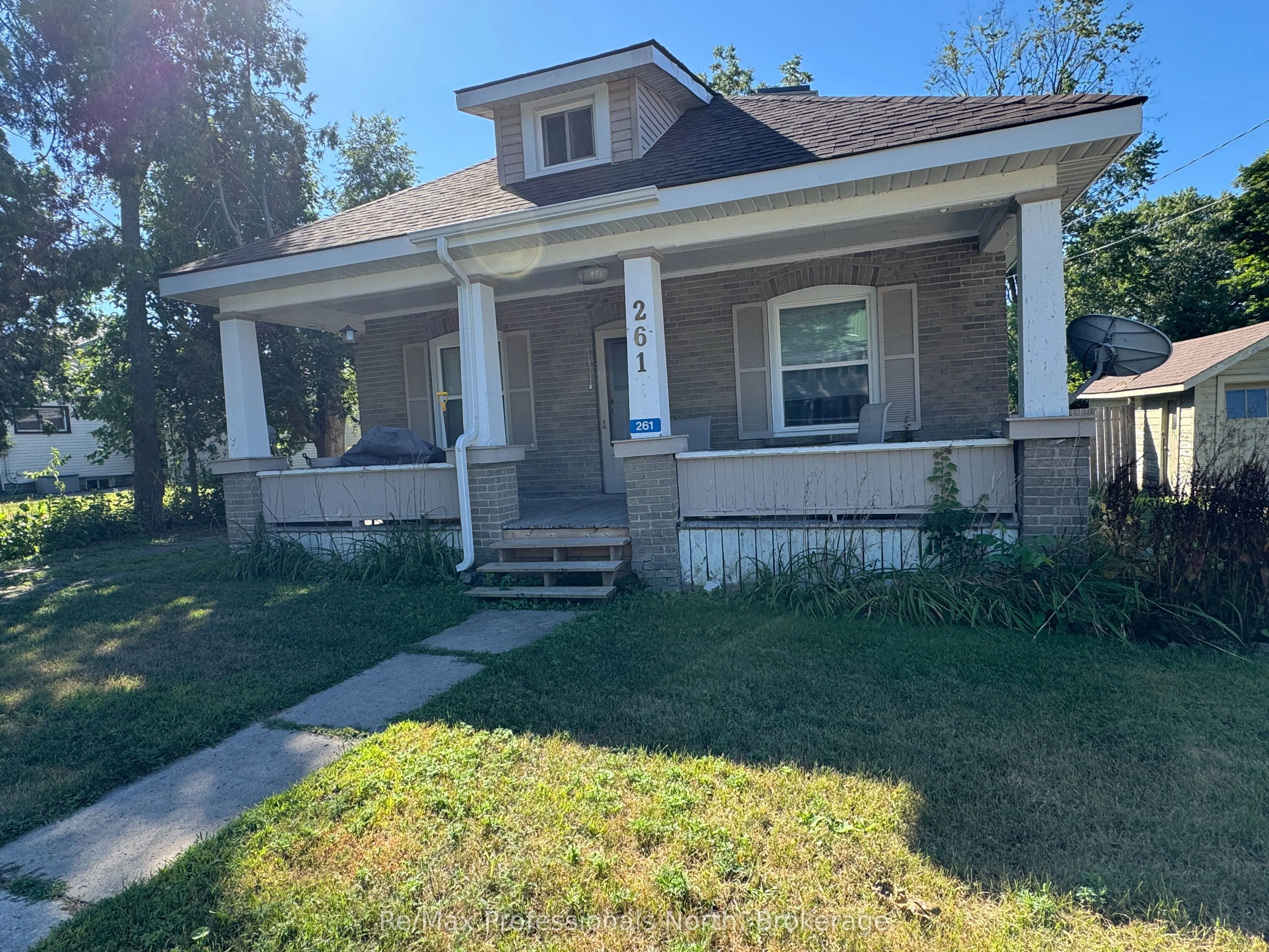 261 HOTCHKISS Street