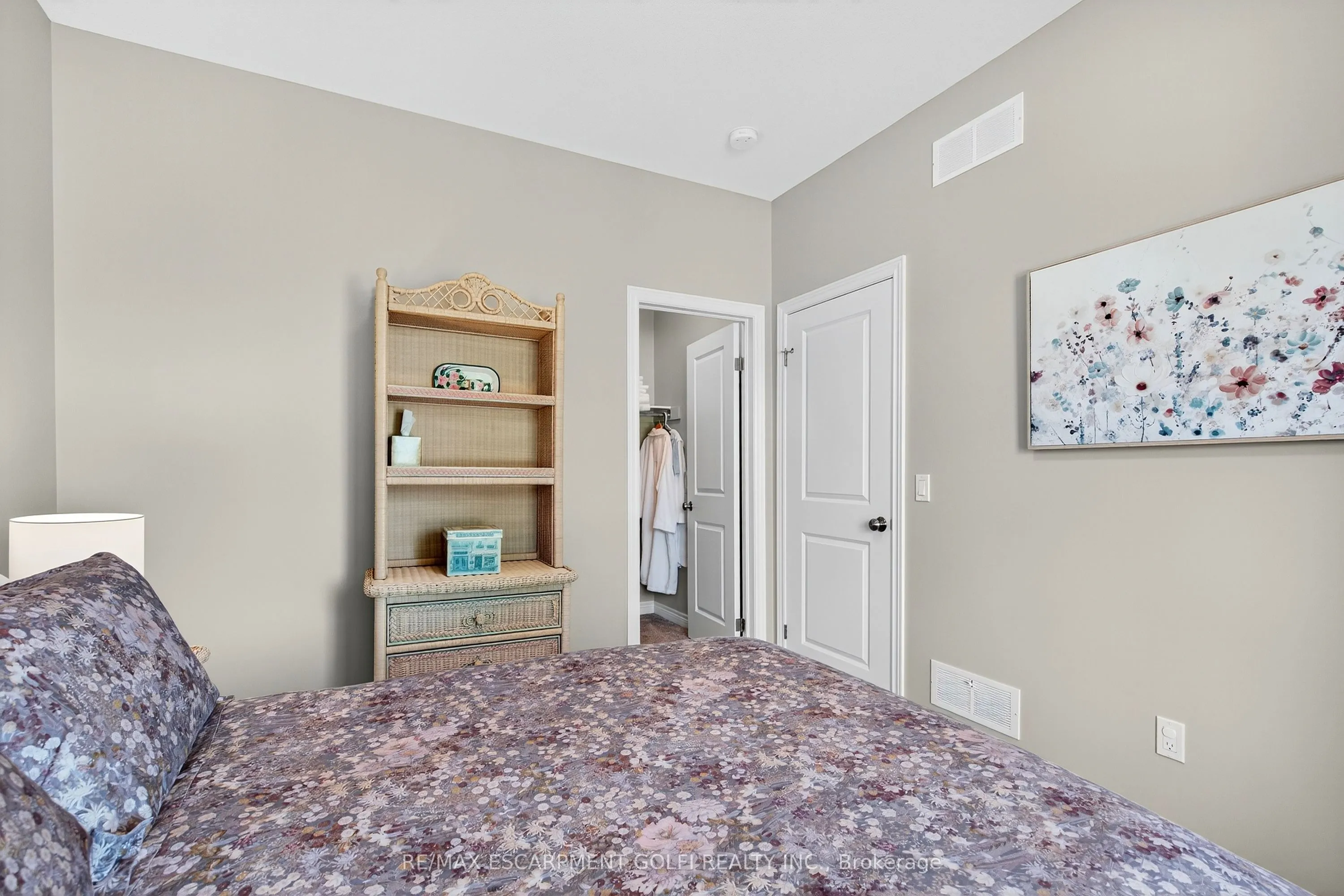 25 Pierpoint Drive