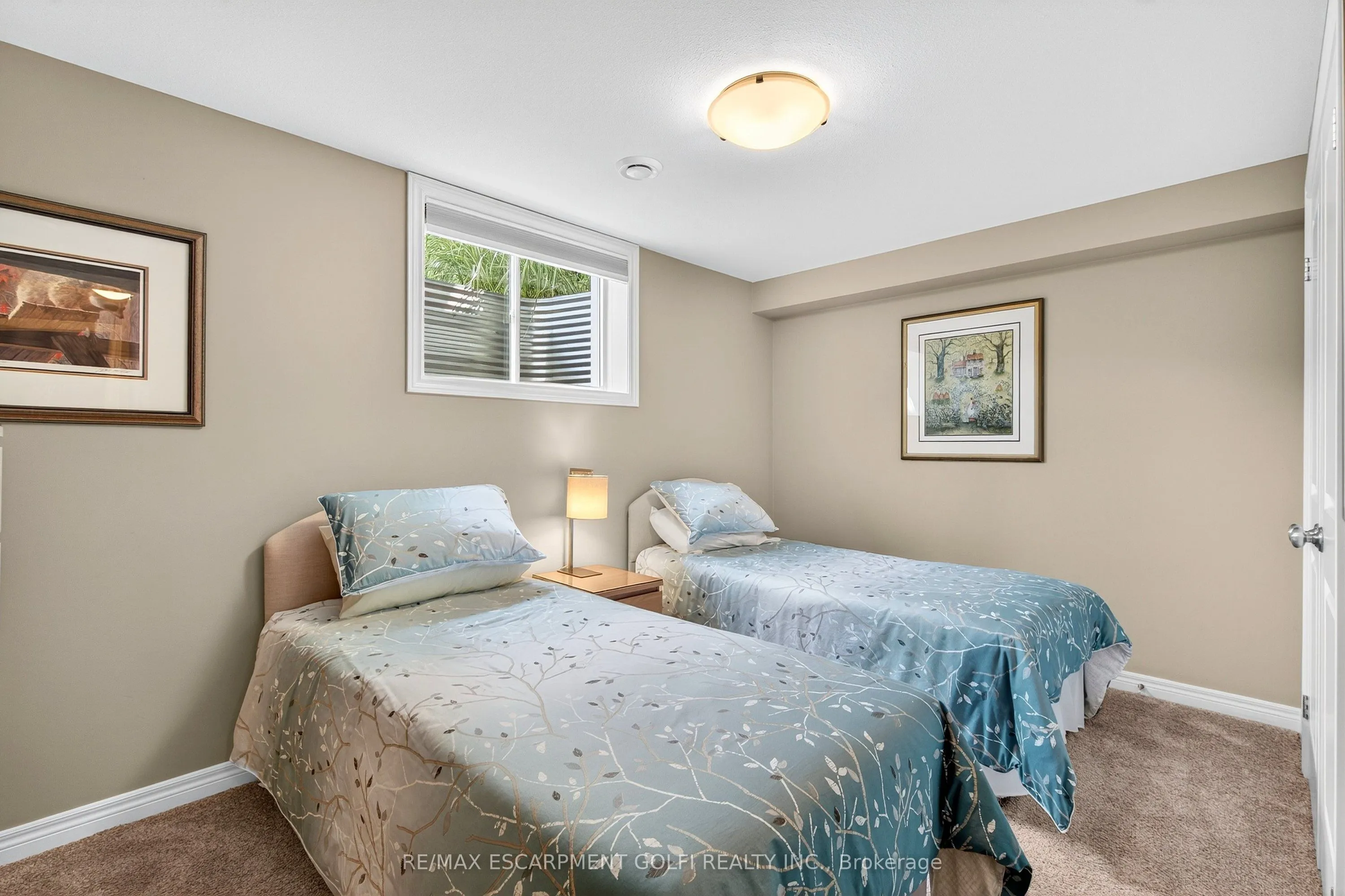 25 Pierpoint Drive