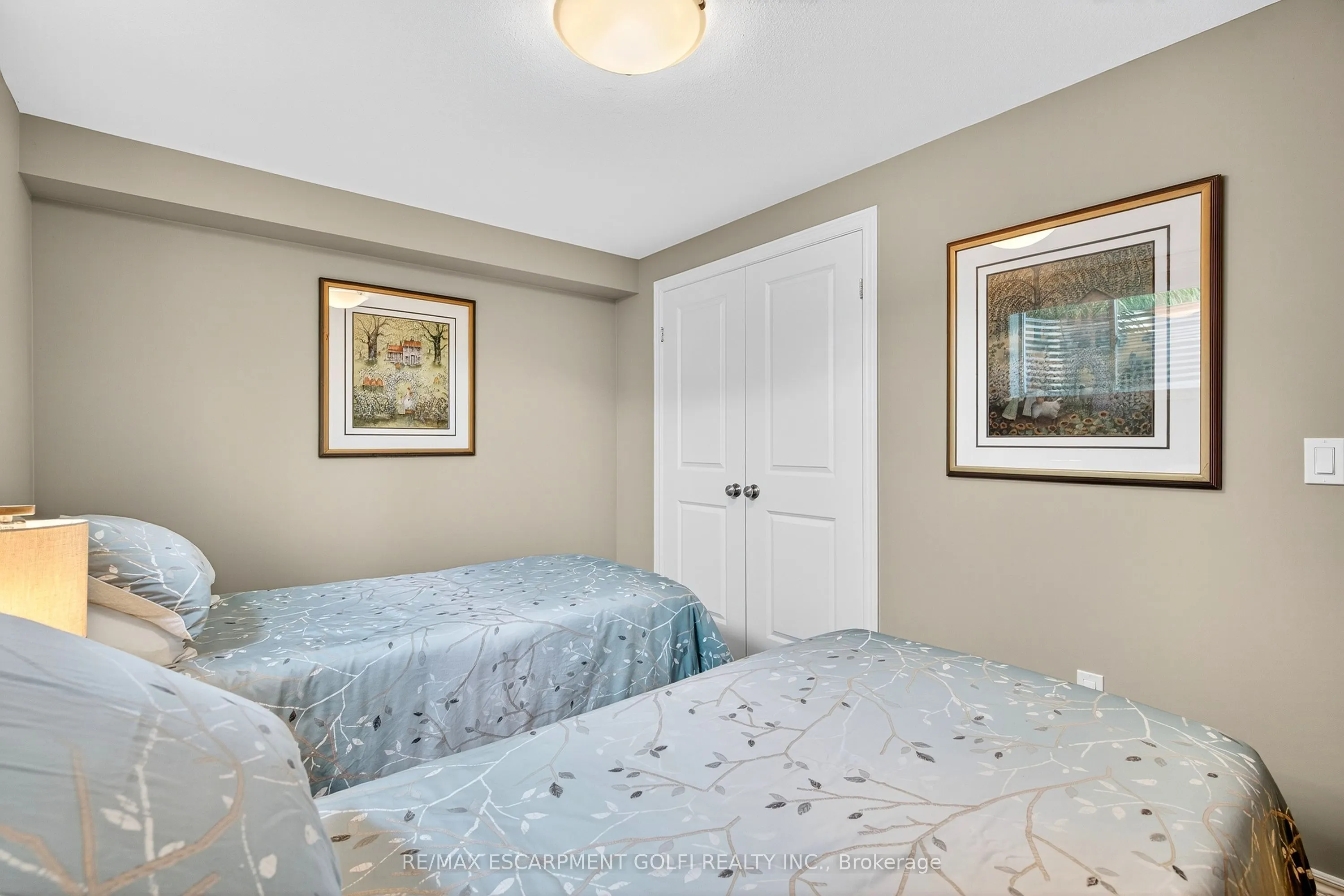 25 Pierpoint Drive