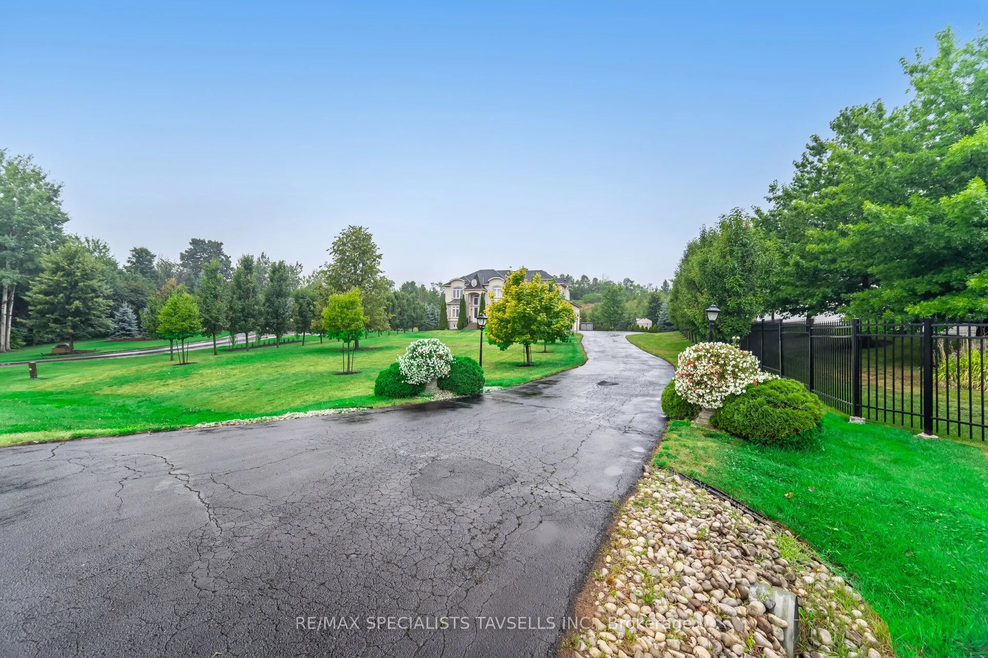 25 Brookhaven Crescent