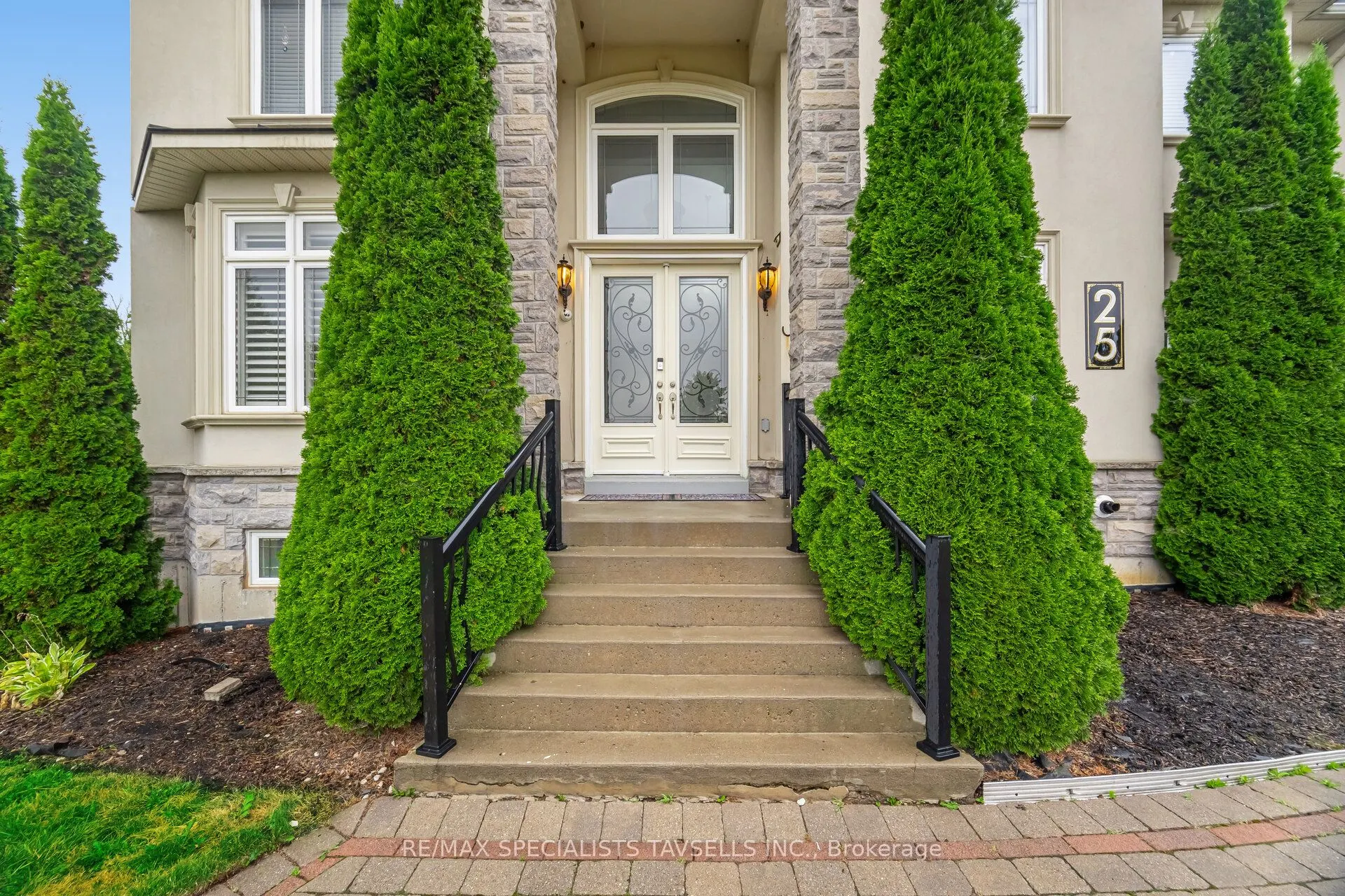 25 Brookhaven Crescent