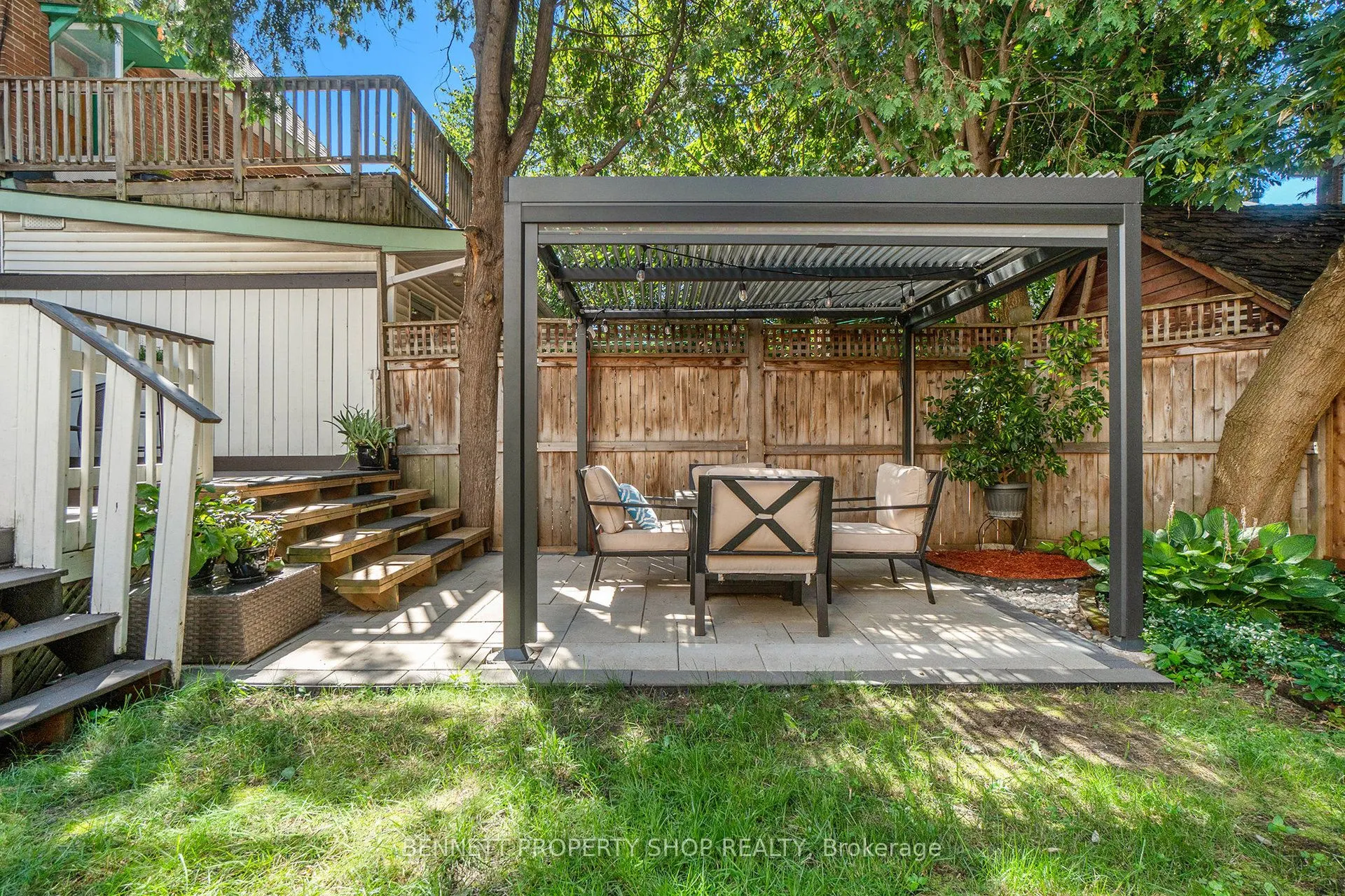 60 Melrose Avenue