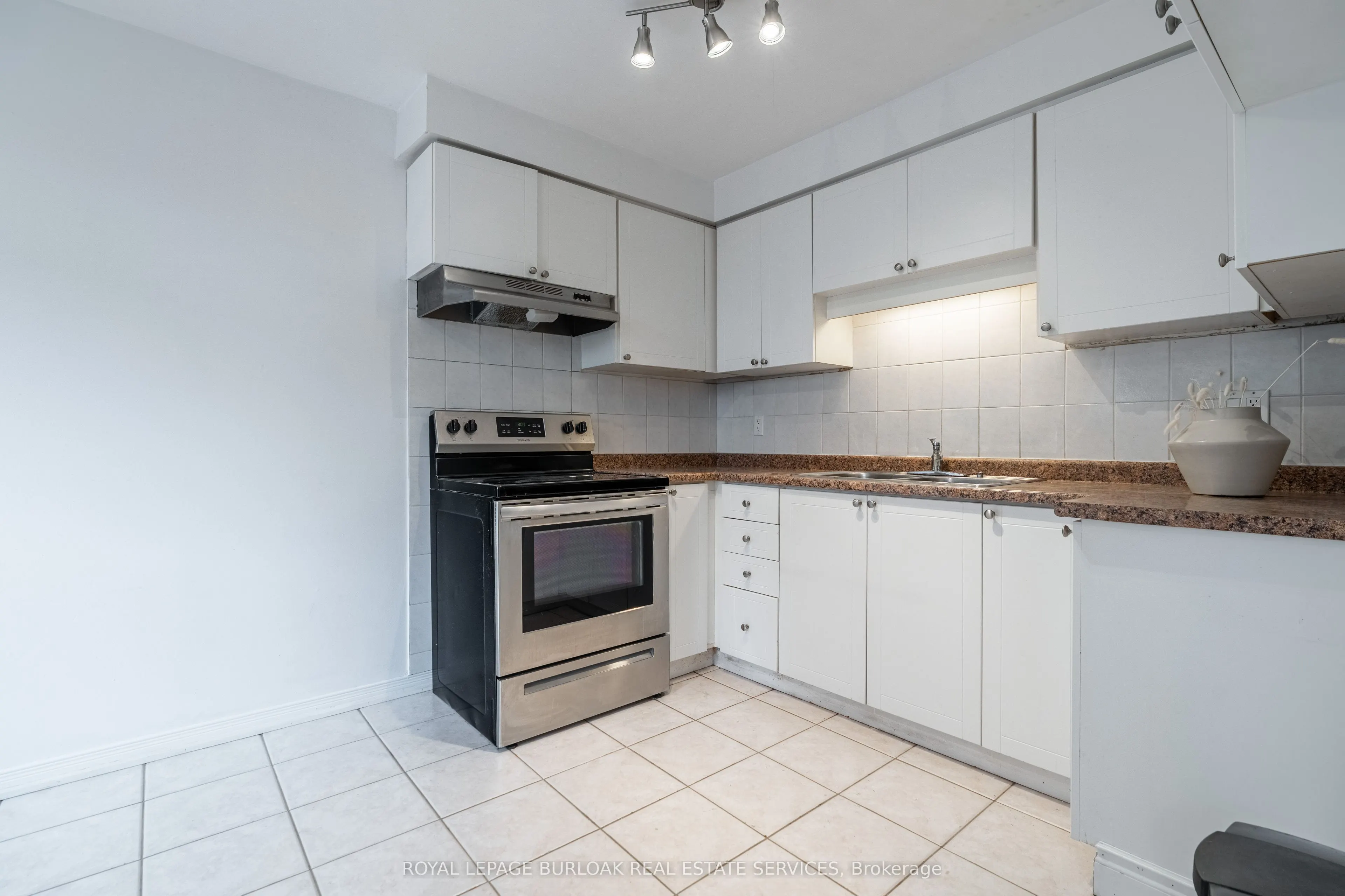 117 Bonaventure Drive, #16
