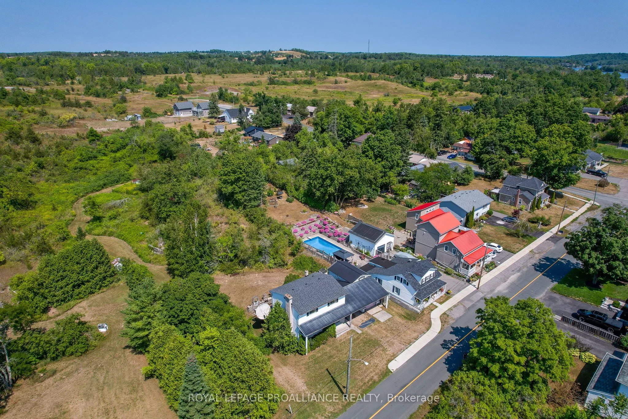 11 Division Street E