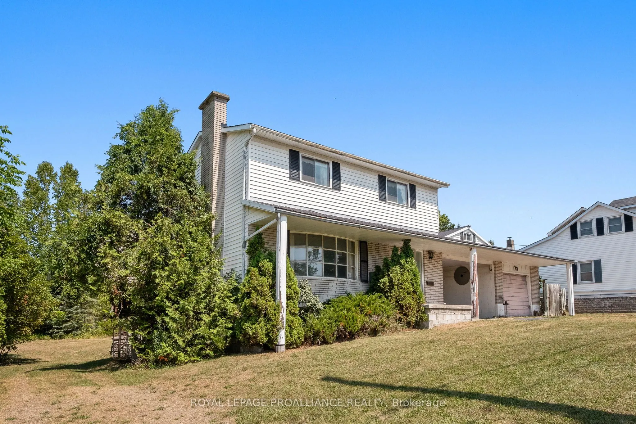 11 Division Street E