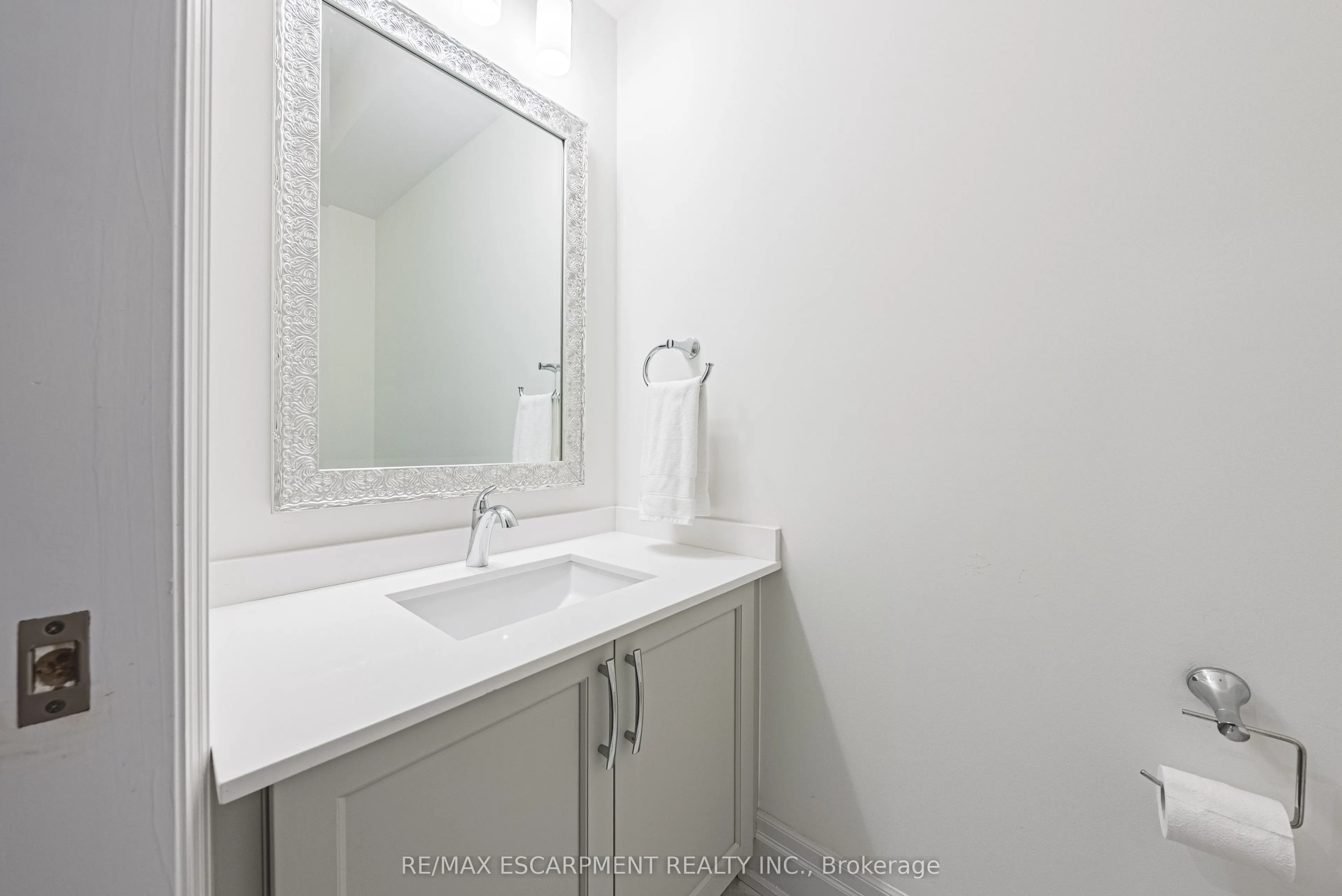 111 Wilson Street E, #6