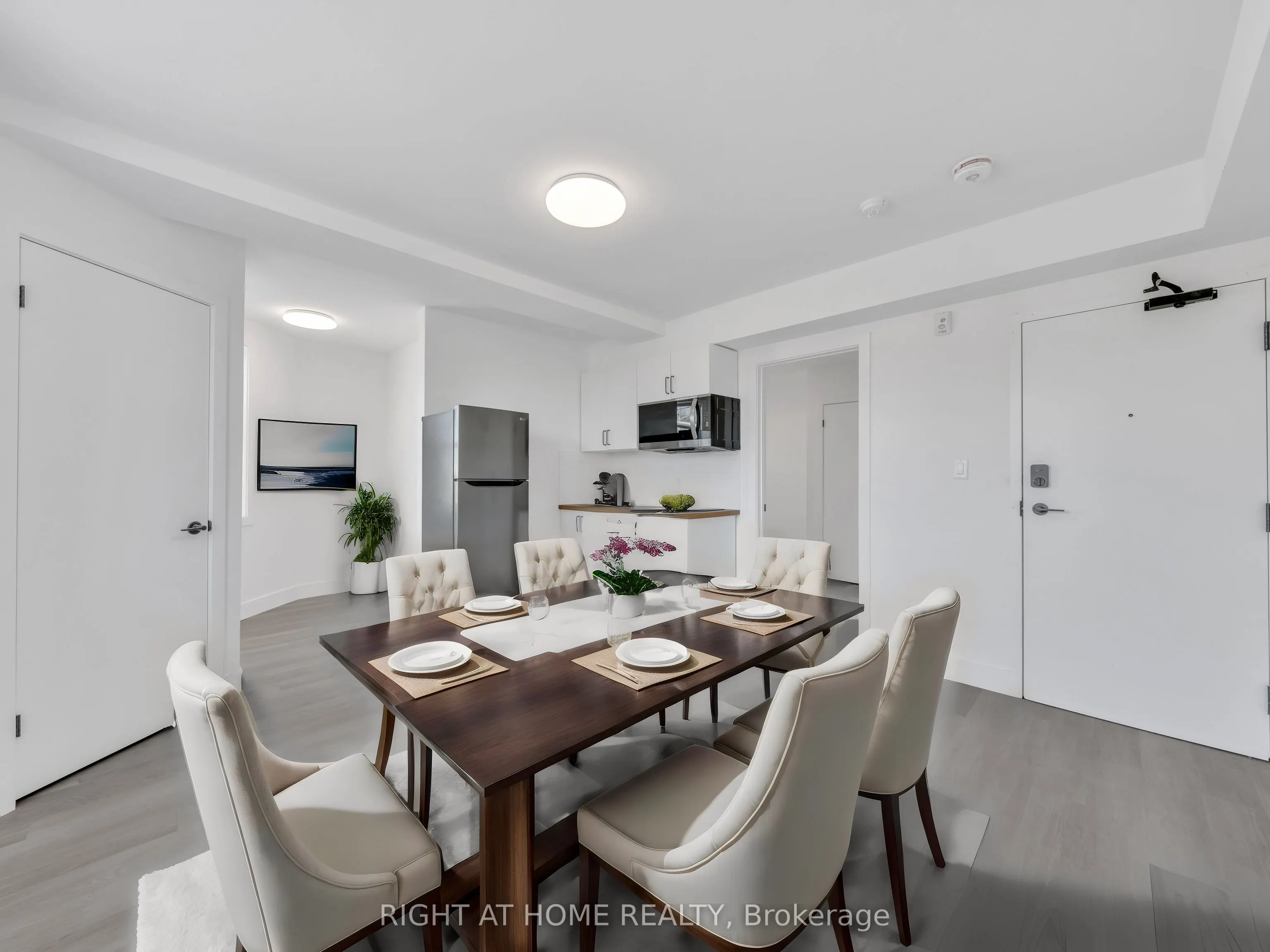 1804 Drouillard Road, #204
