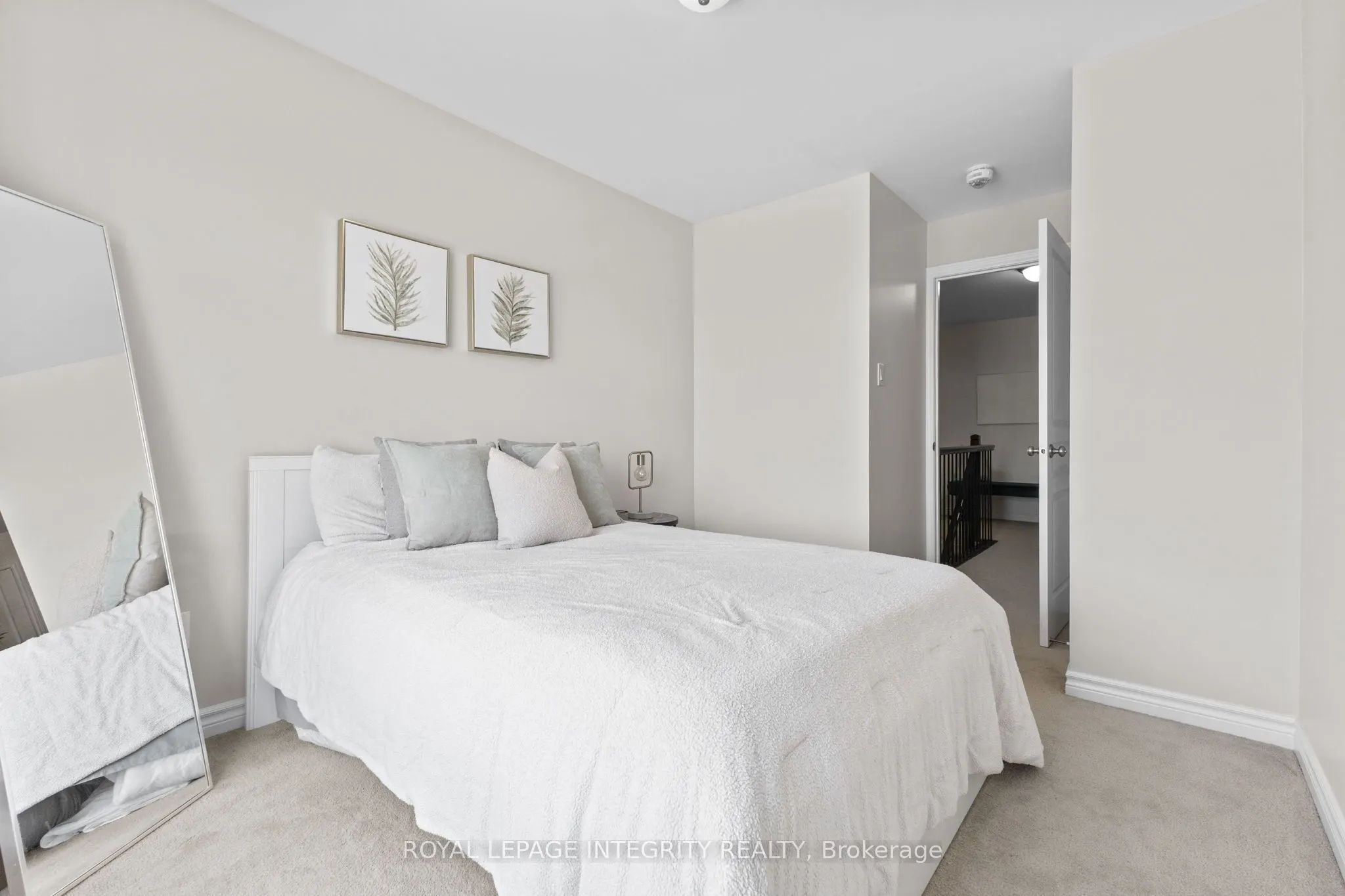 611 Compass Street