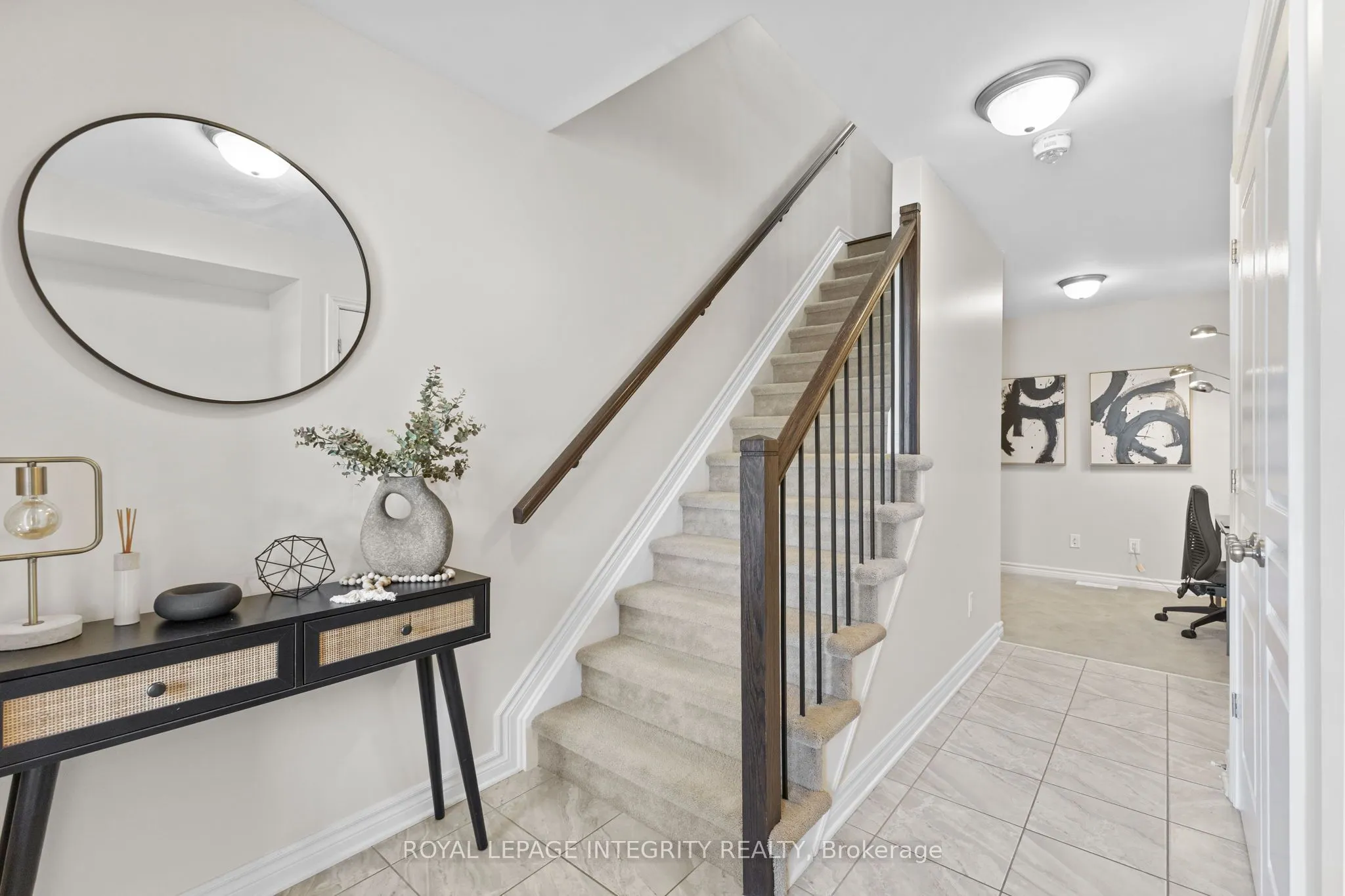 611 Compass Street