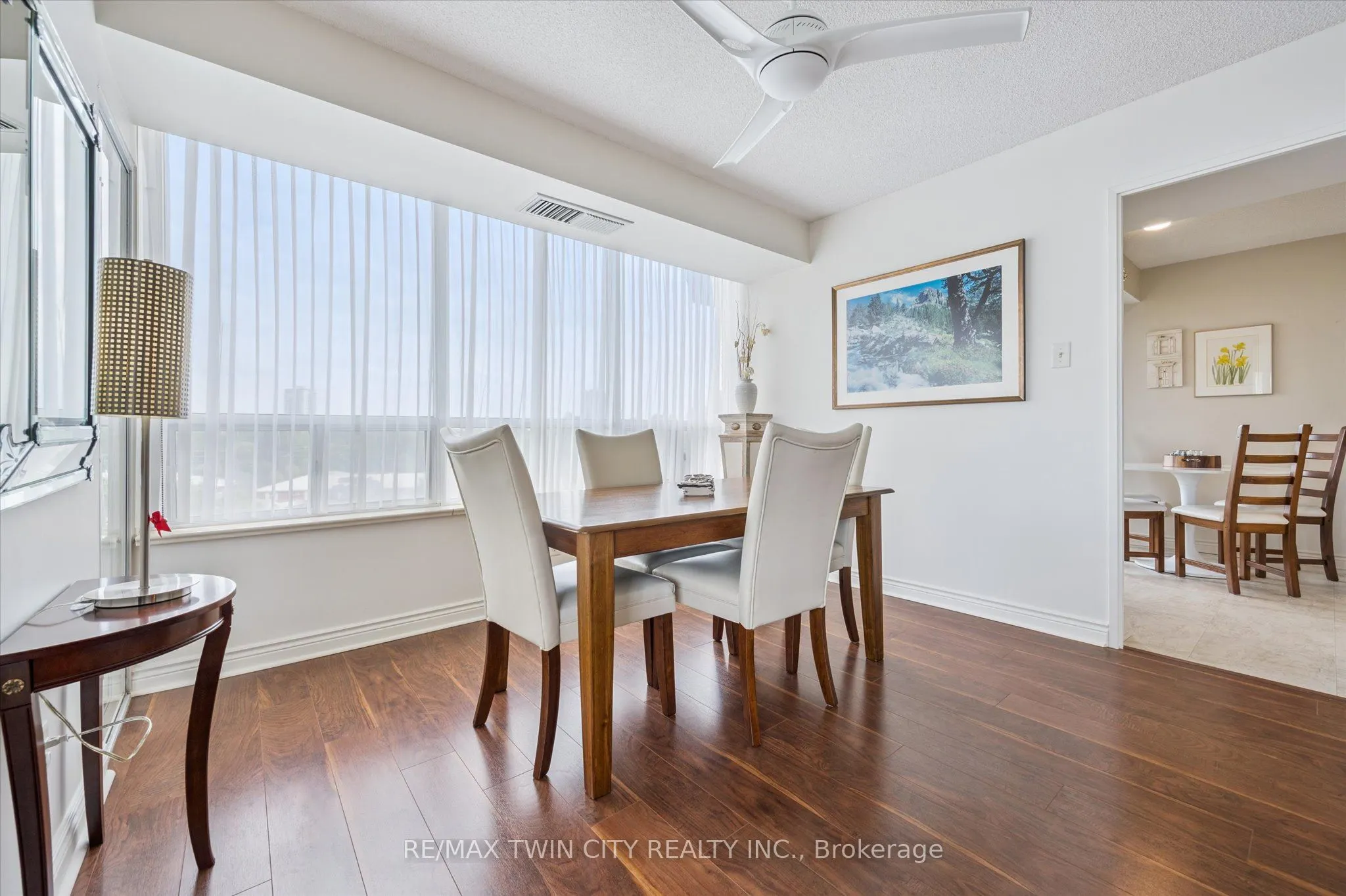 6 WILLOW Street, #702