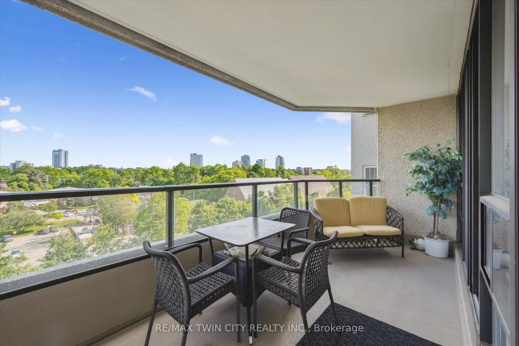 6 WILLOW Street, #702