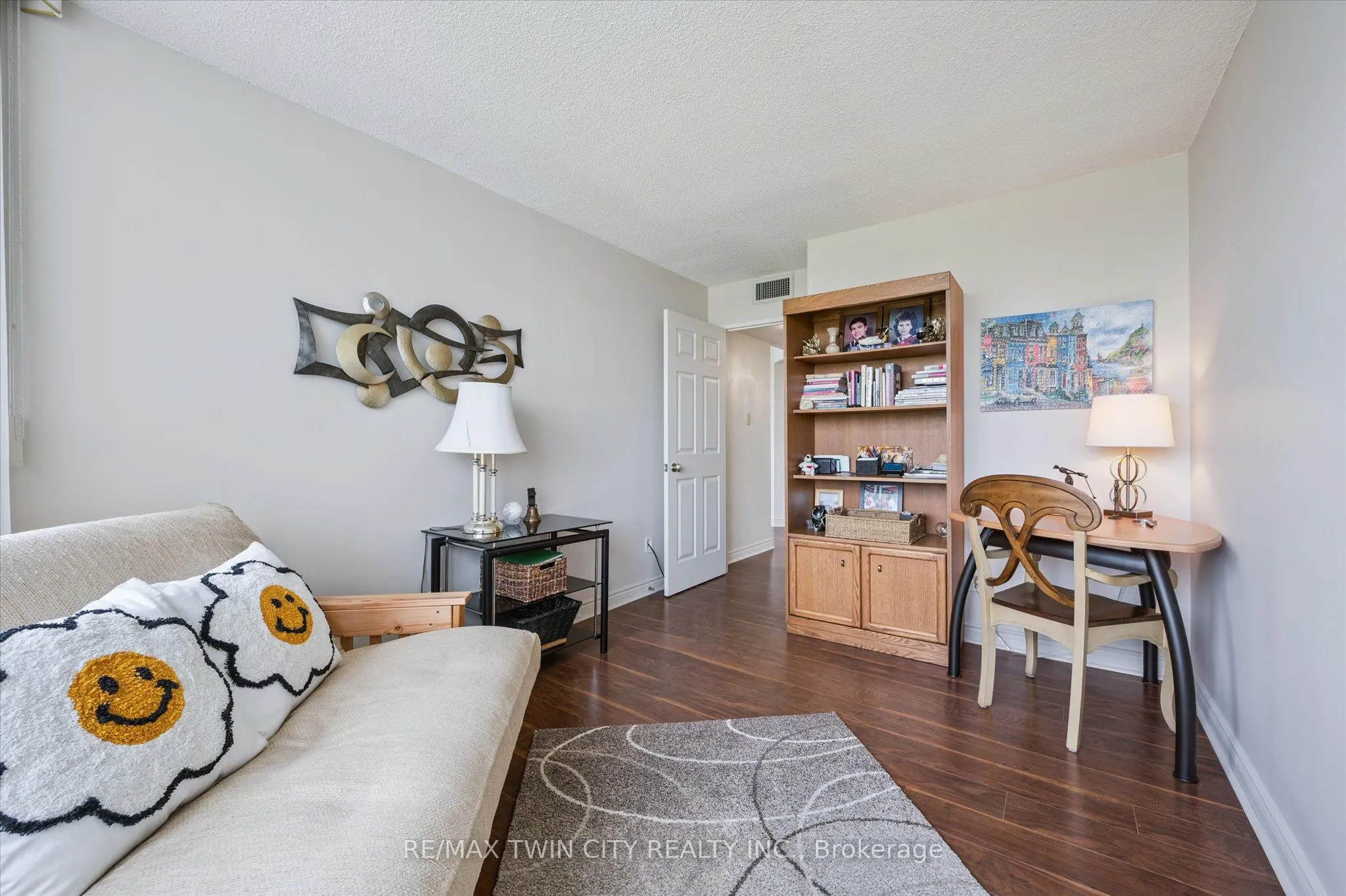 6 WILLOW Street, #702