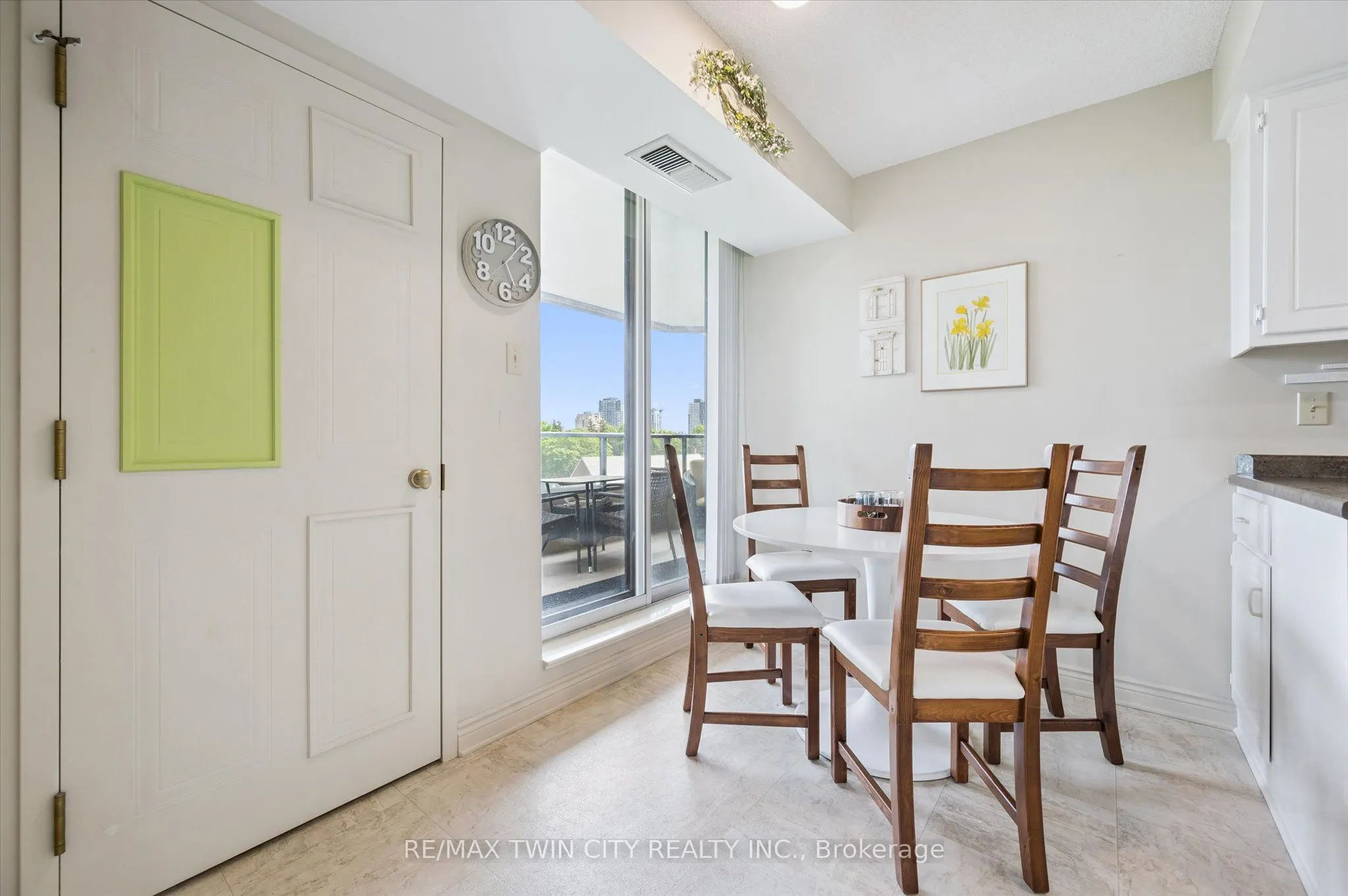 6 WILLOW Street, #702