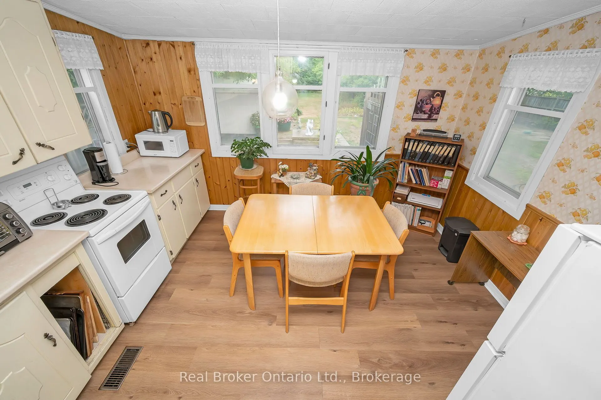 28-1/2 Pelham Road