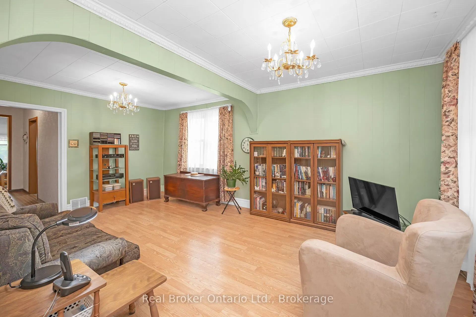 28-1/2 Pelham Road