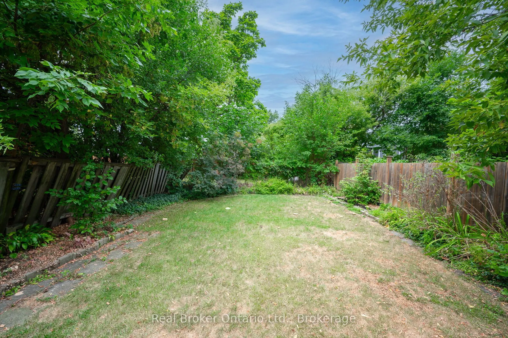 28-1/2 Pelham Road