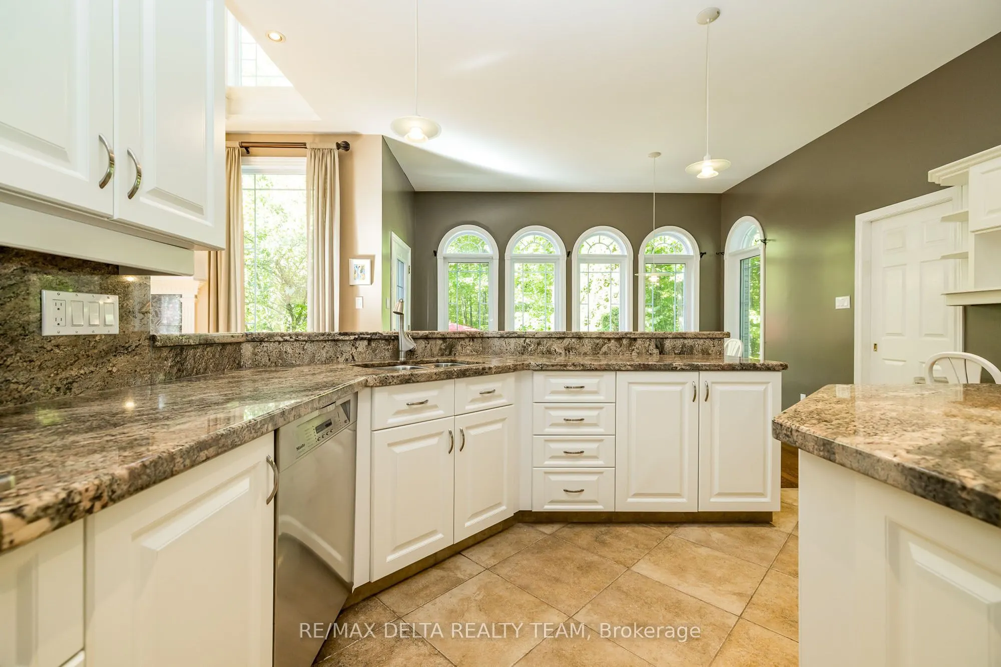 1340 Georges Vanier Drive