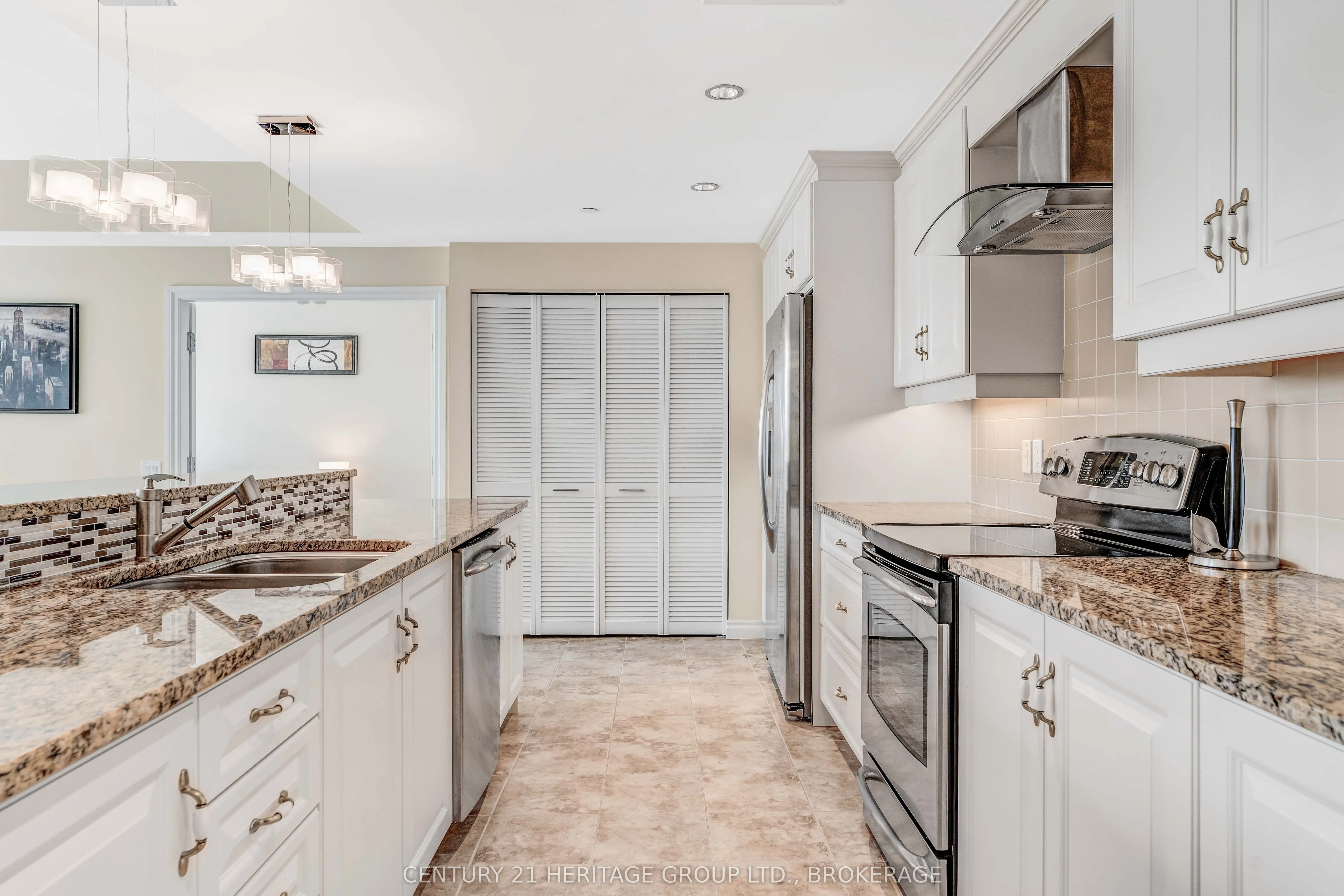 90 George Street, #1103