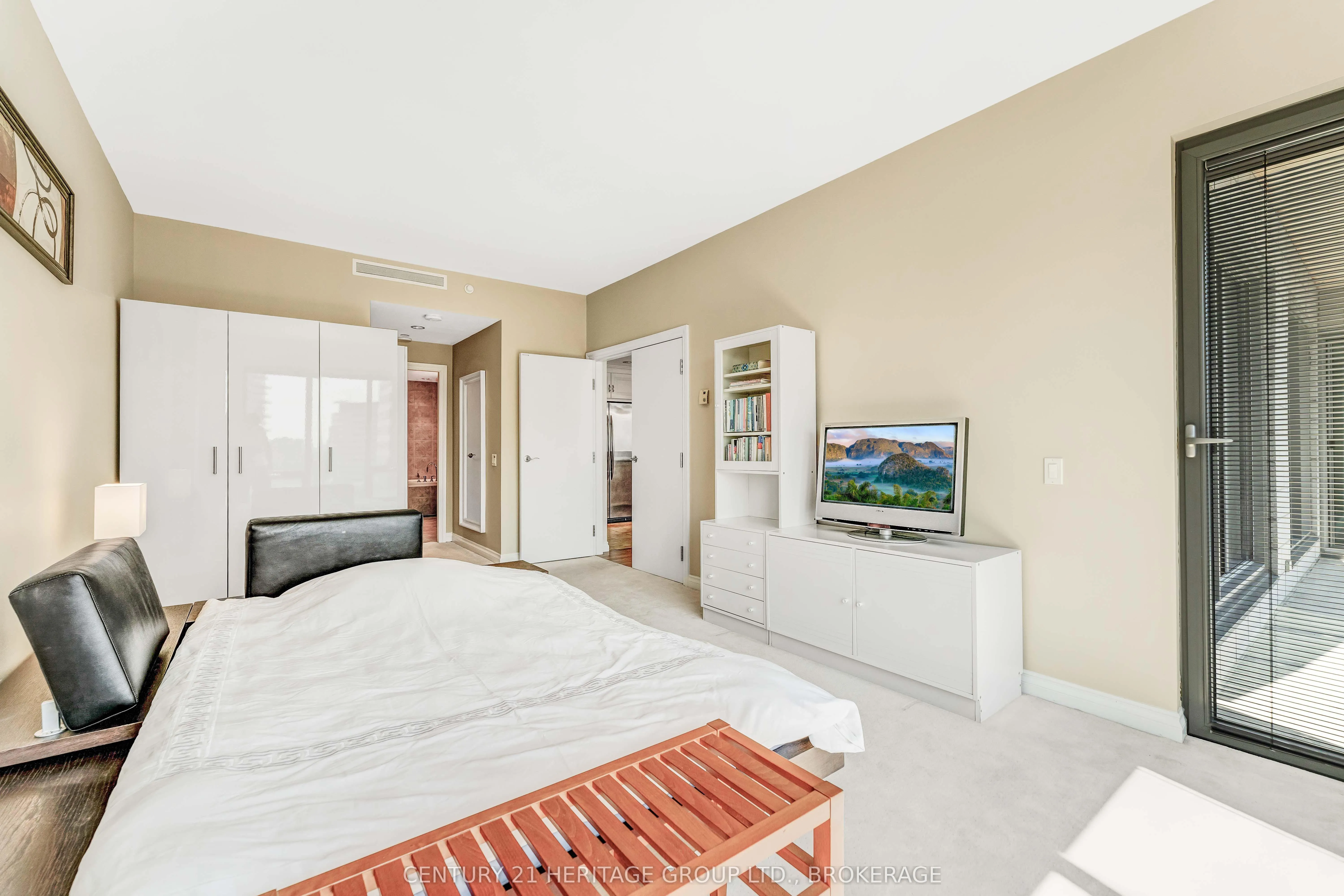 90 George Street, #1103