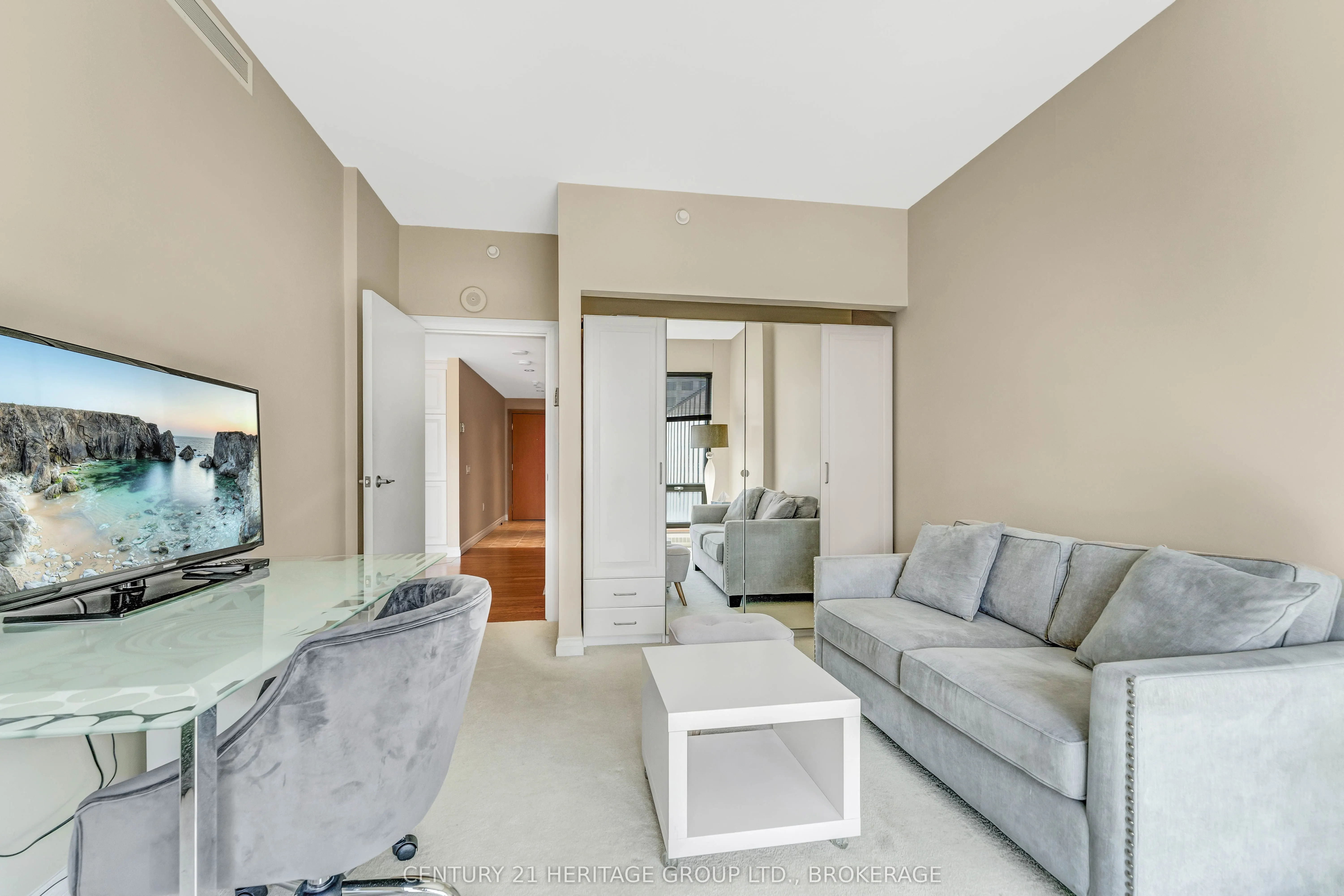 90 George Street, #1103