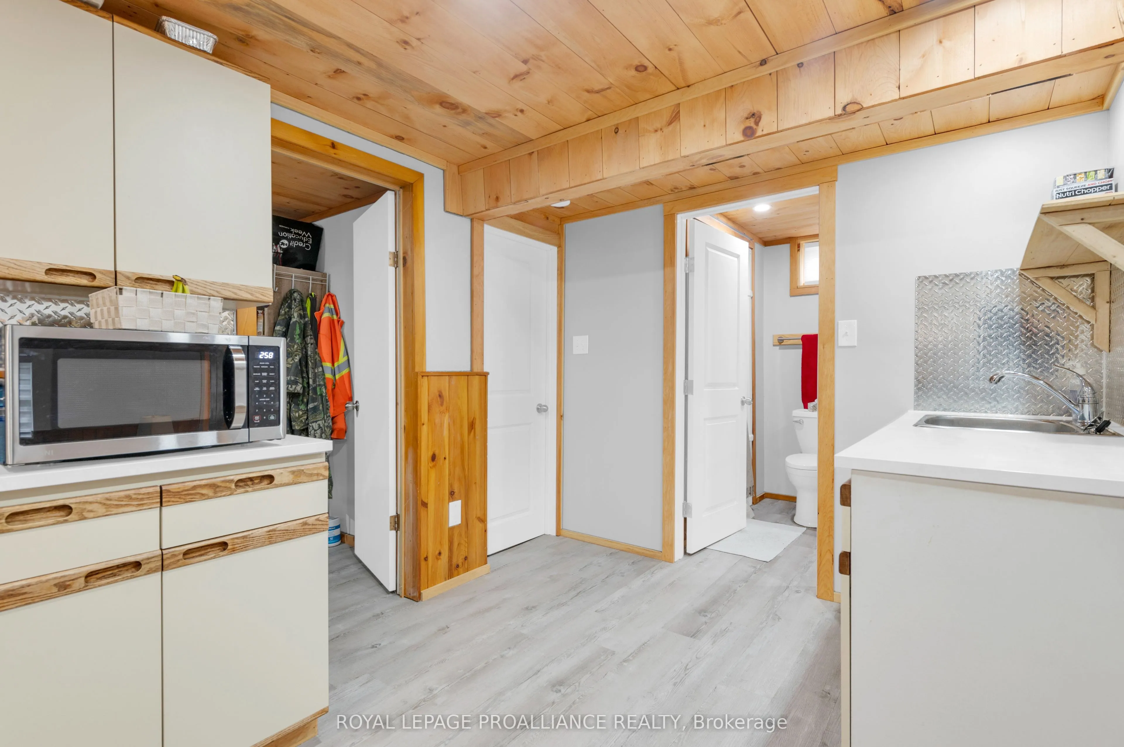 138 Hollister Road
