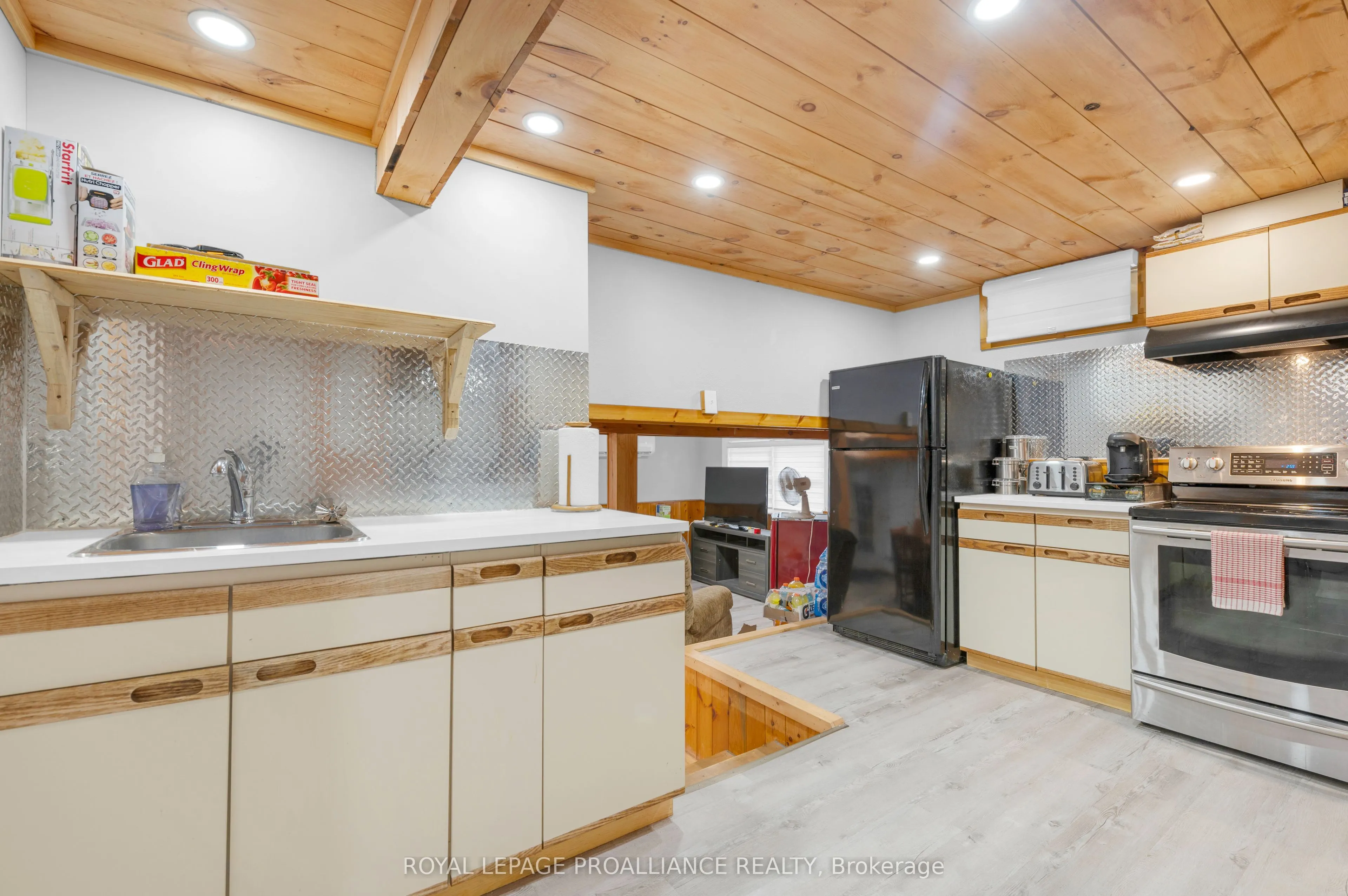 138 Hollister Road